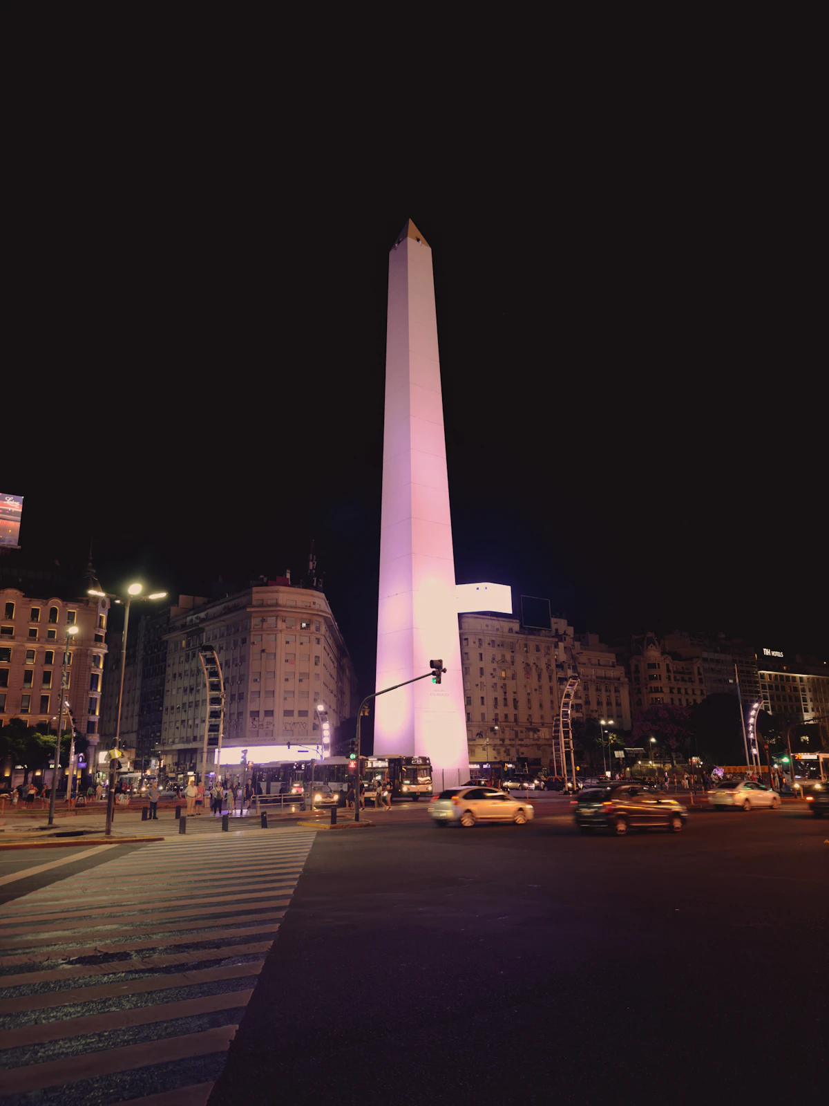 Buenos Aires Obelisk at night