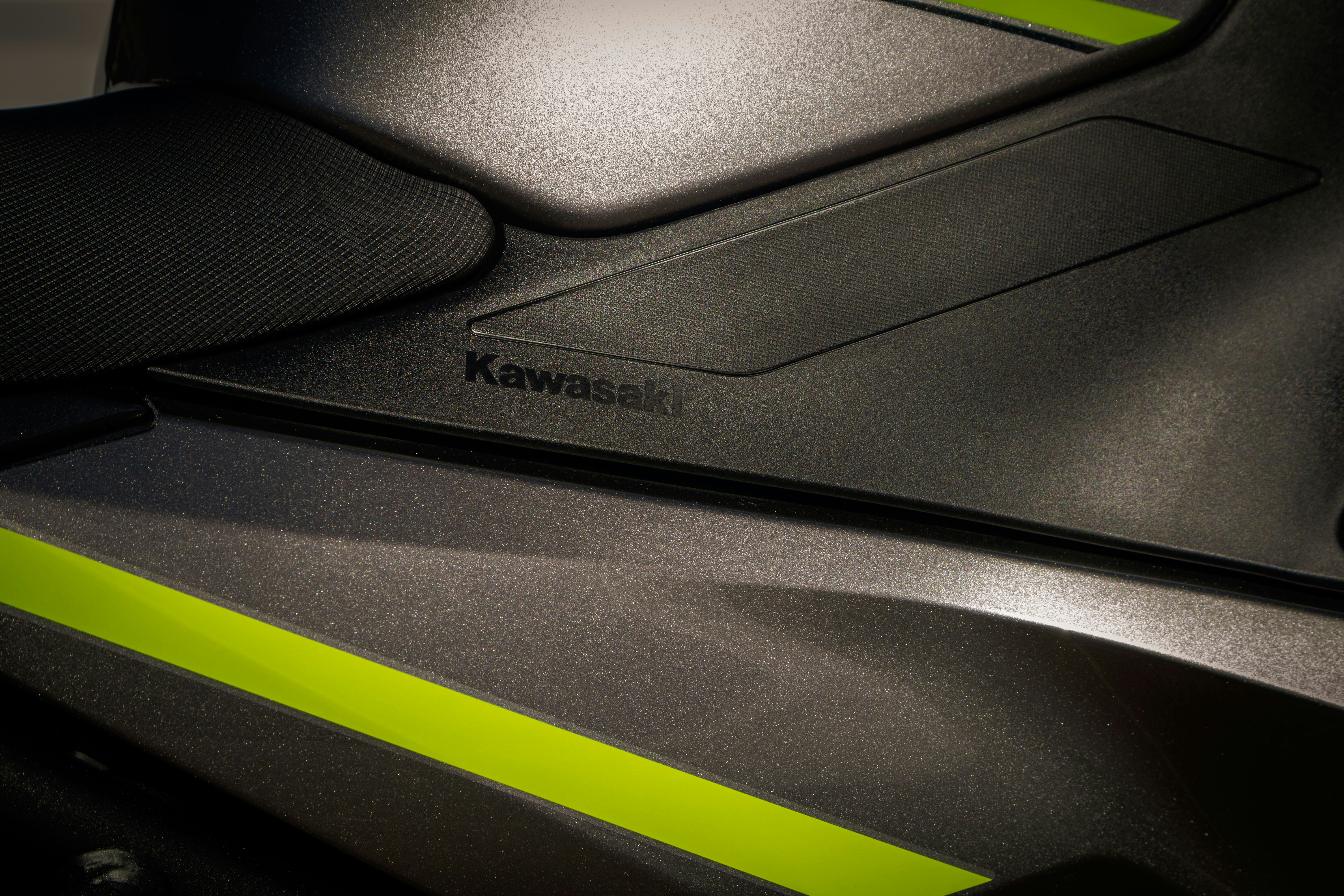 Green IT setup showing energy-saving servers and monitoring tools.