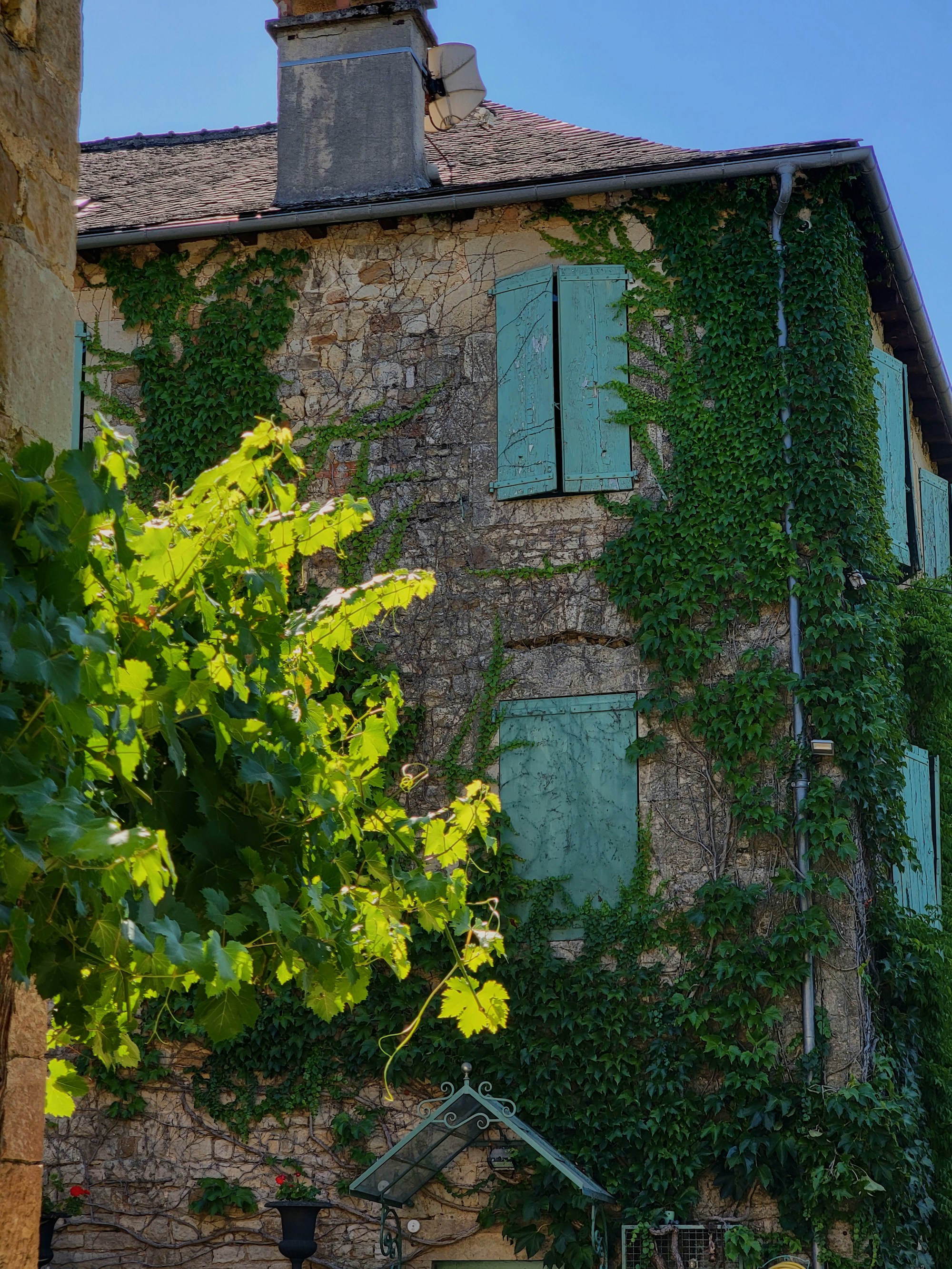 Exploring Rodez: Local Cuisine, Restaurants, and Traditional Recipes