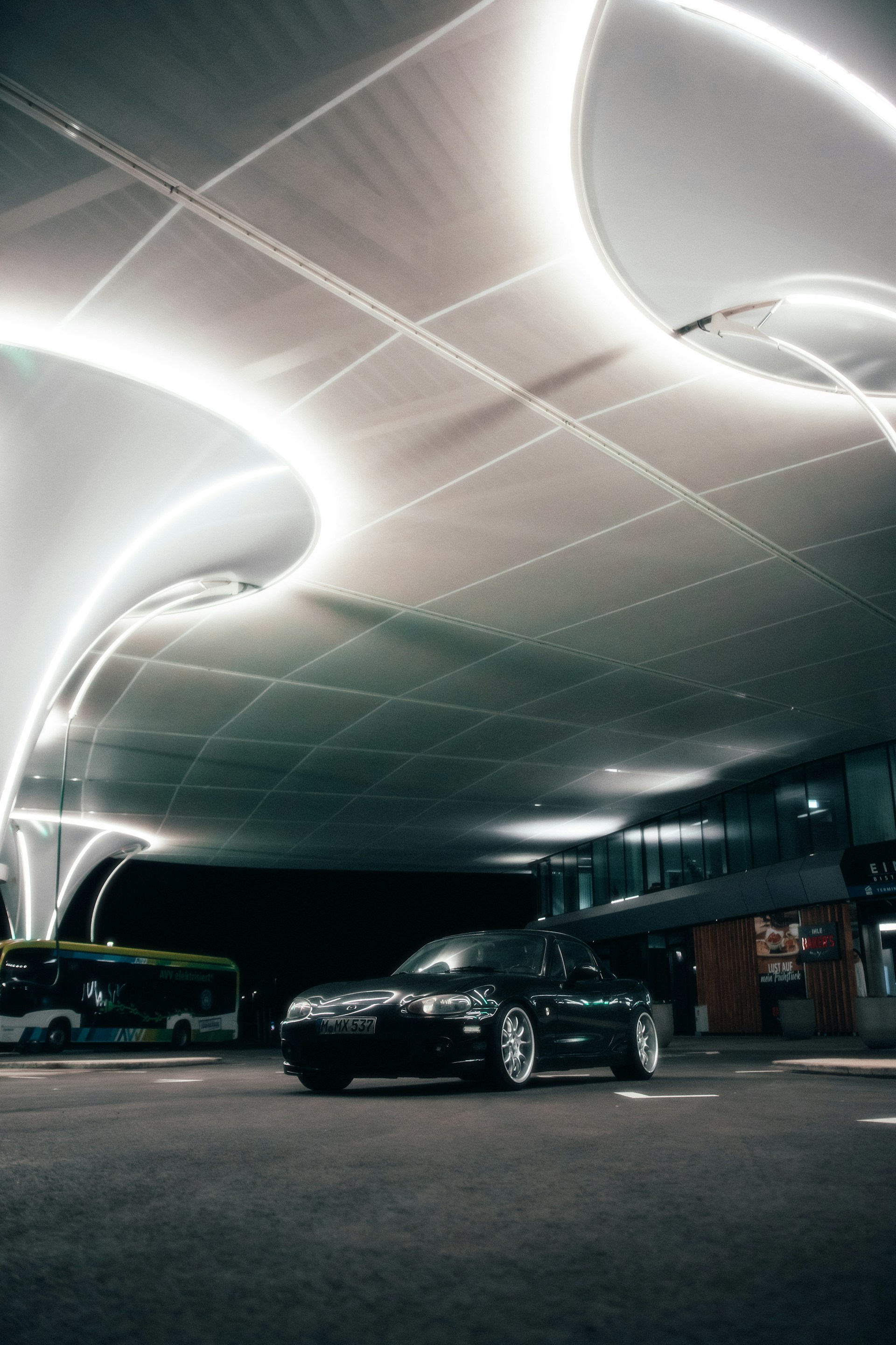 black and white bed linen