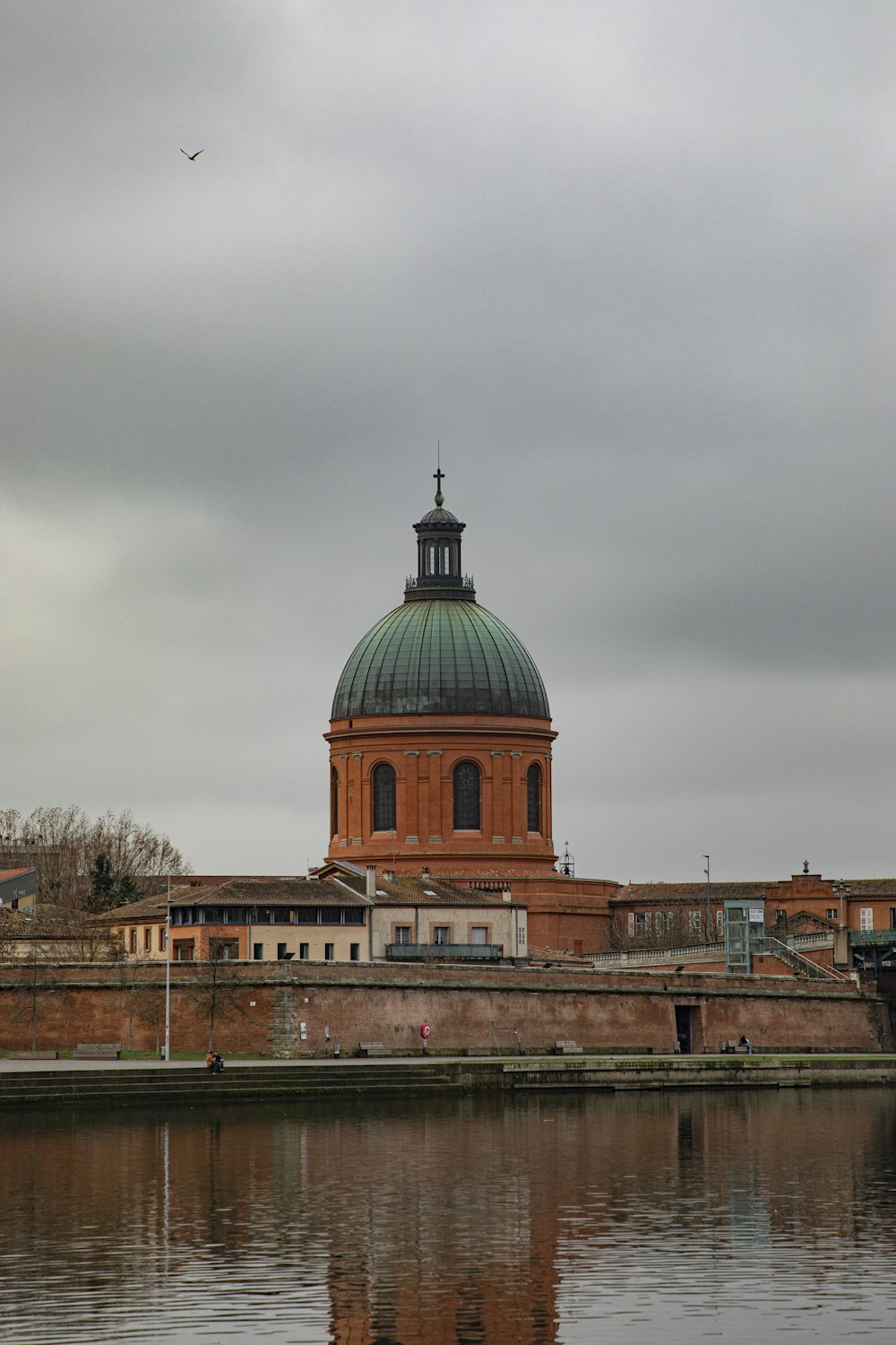 a large building with a dome on top of it