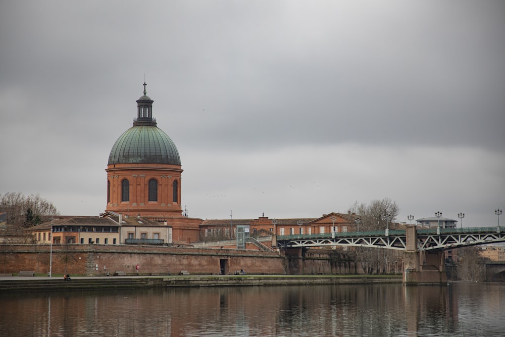 a large building with a dome on top of it