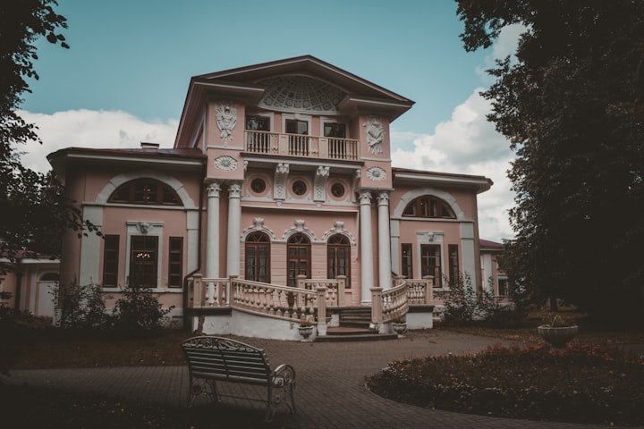 Horror story:The Cursed Manor