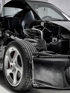 An expert providing advice on car component selection.
