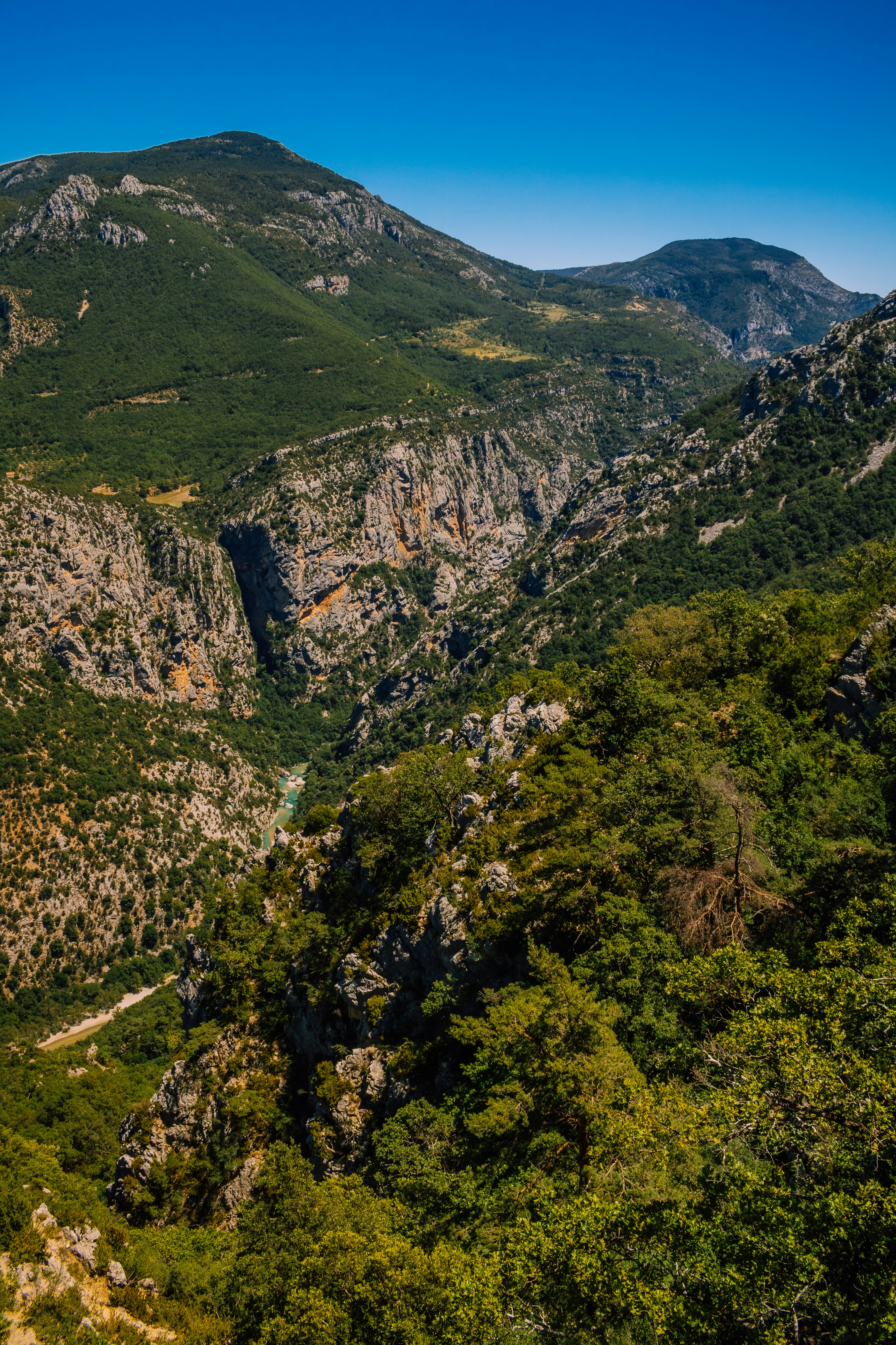 Photo by gaetanthurin