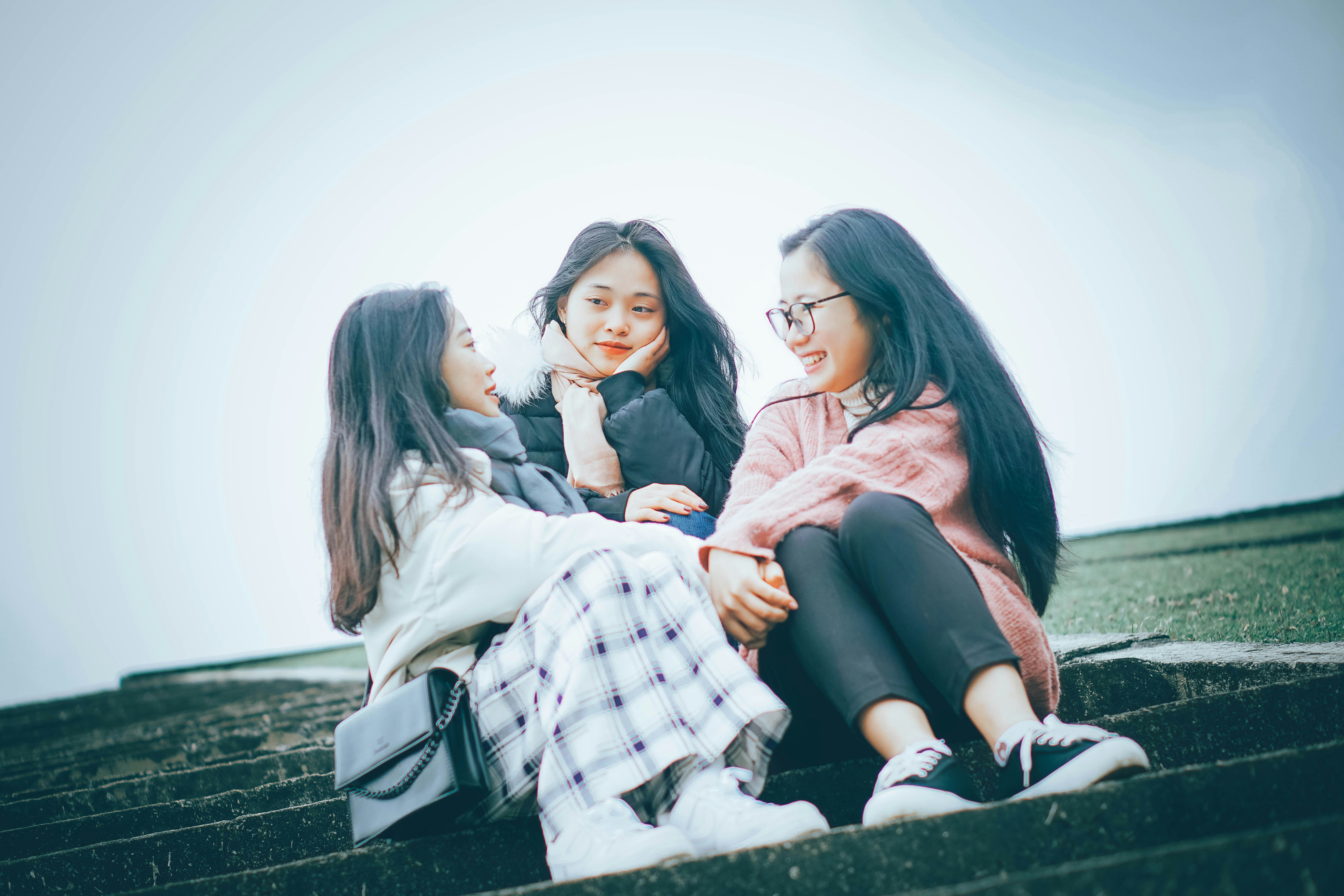 Must-Share Friendship Quotes for Girls — Short & Emotional