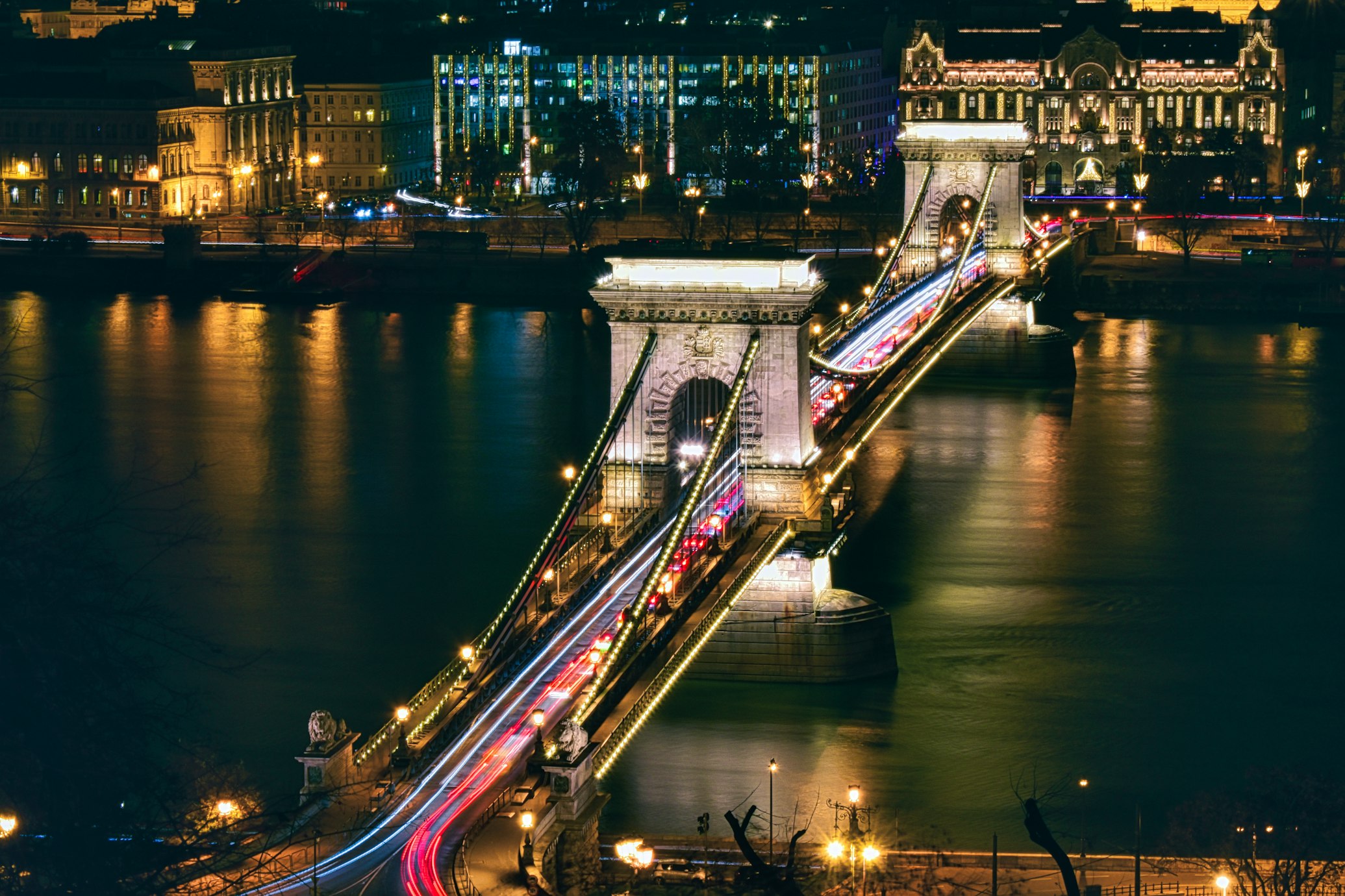 Il ponte delle catene a Budapest di notte