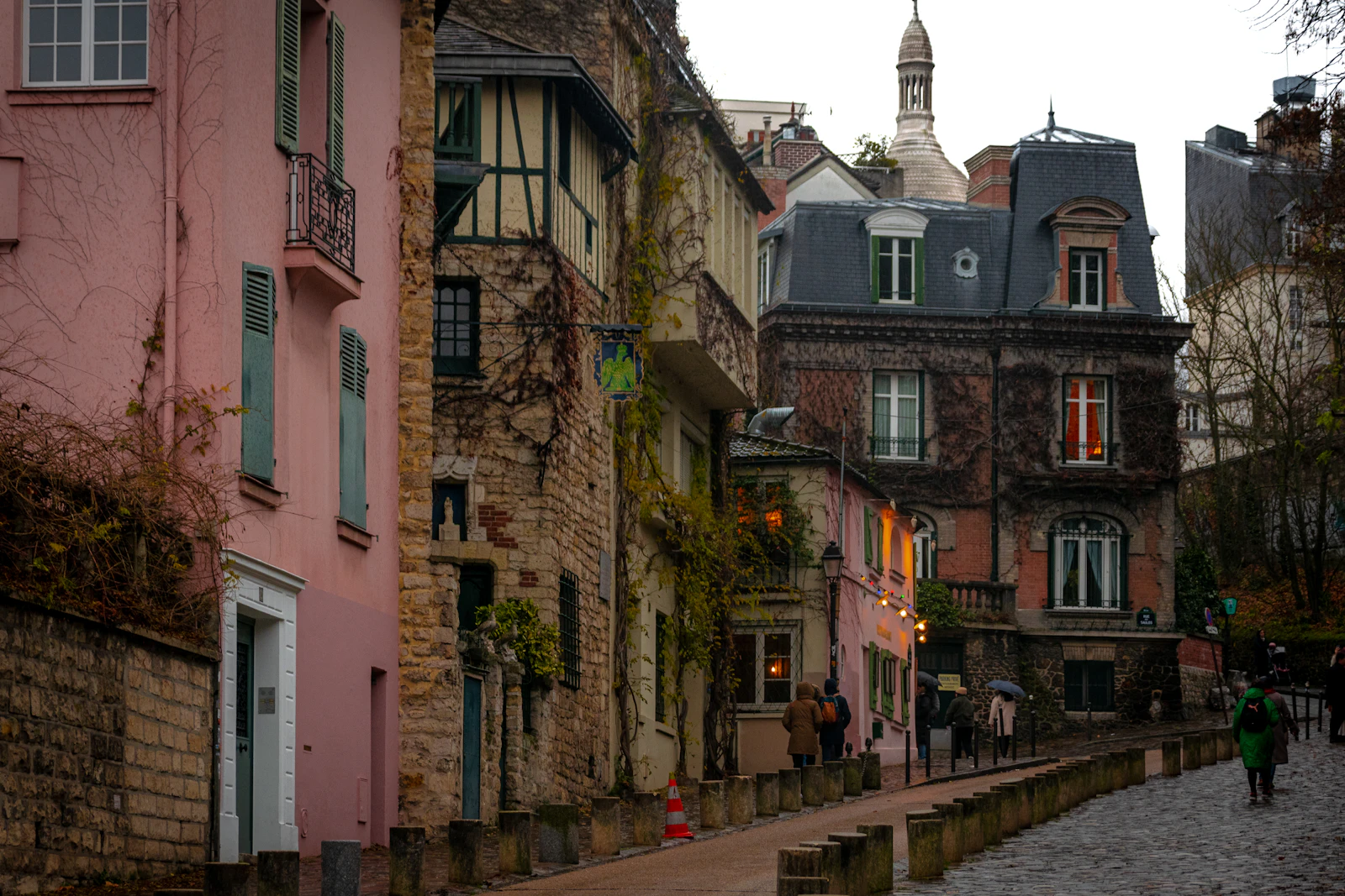Ruelle pittoresque de Montmartre à Paris