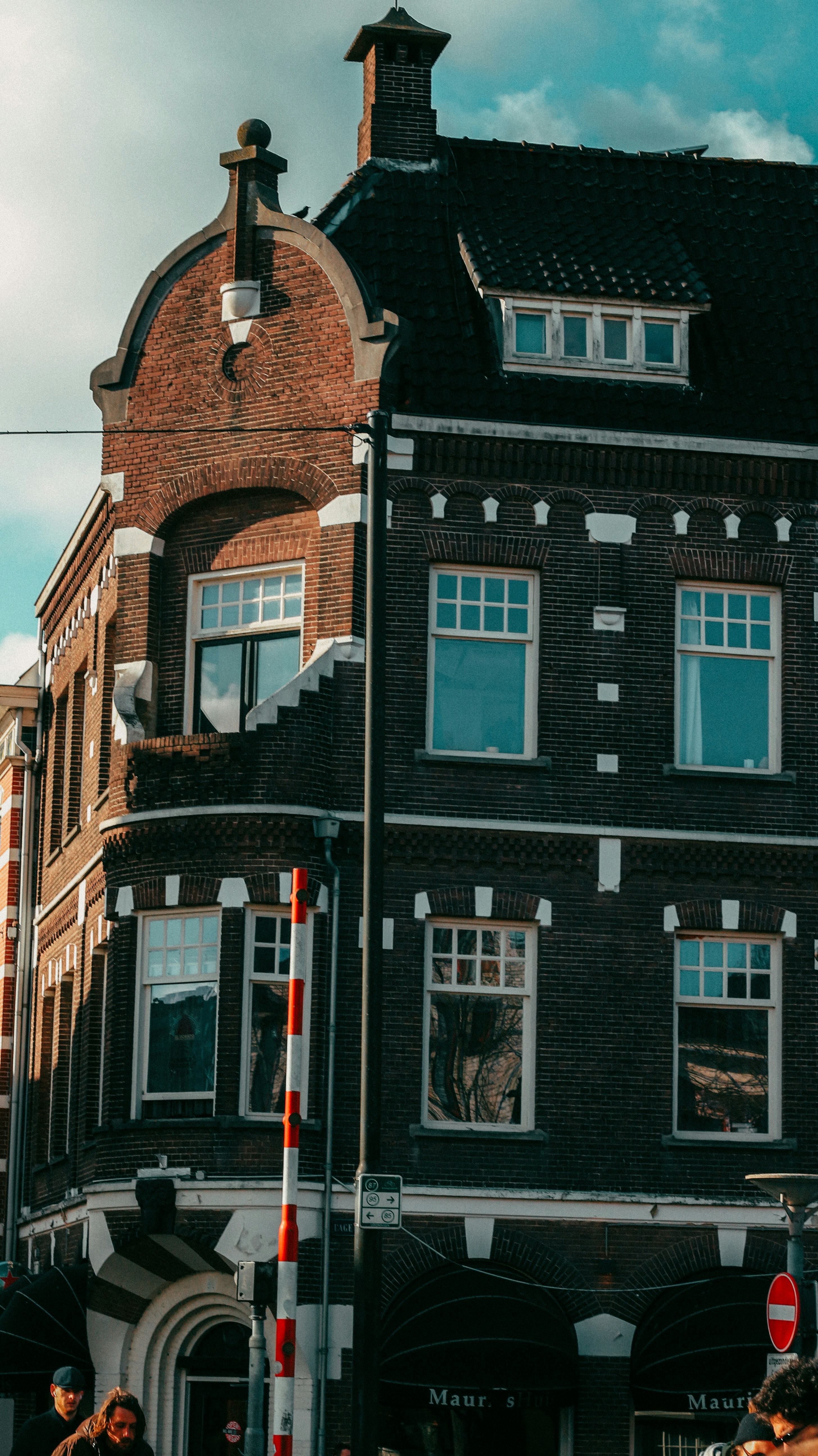 Photo by benjirokaneki