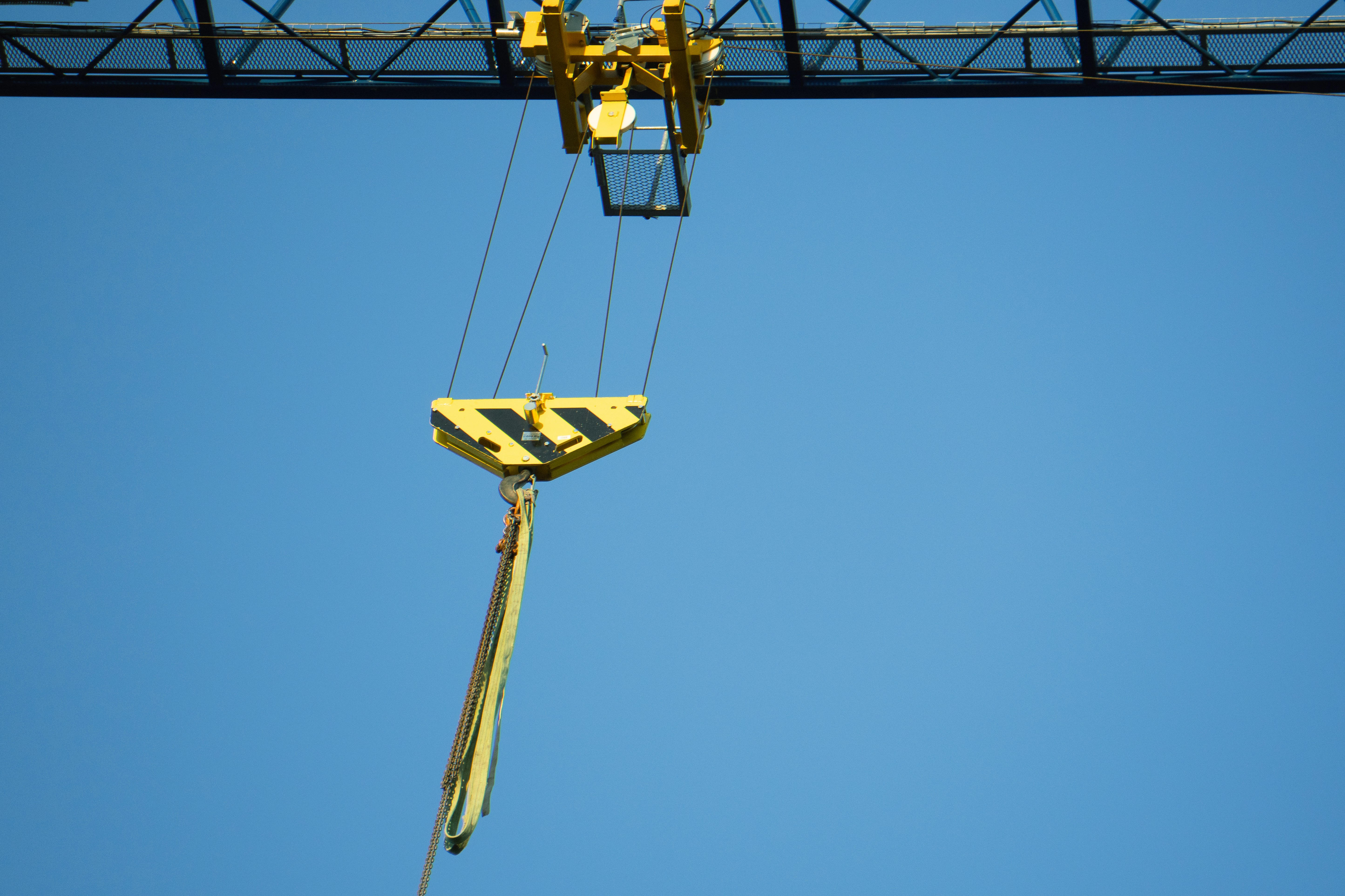 Crane lifting equipment