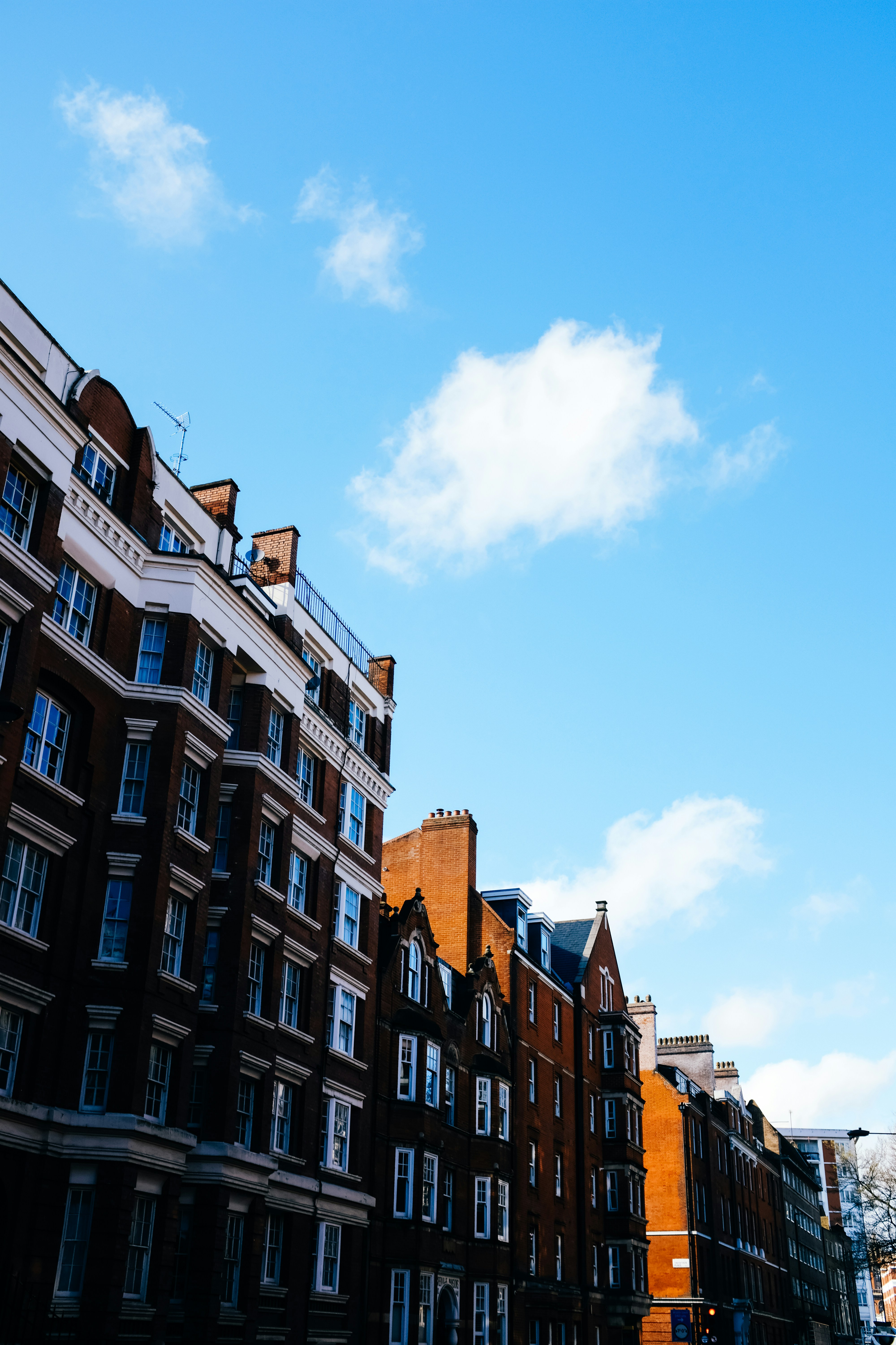 Photo by adrienolichon