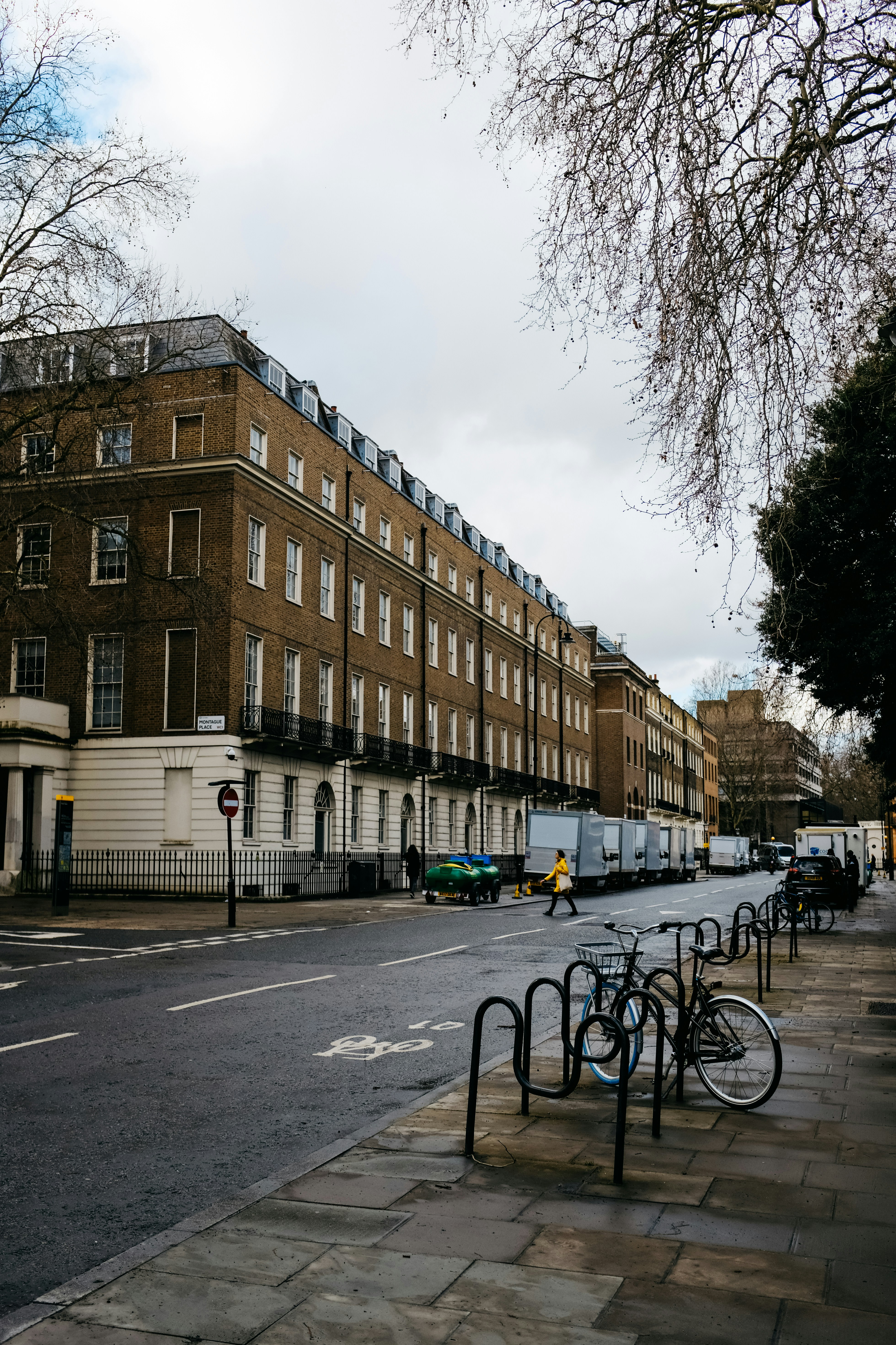 Photo by adrienolichon