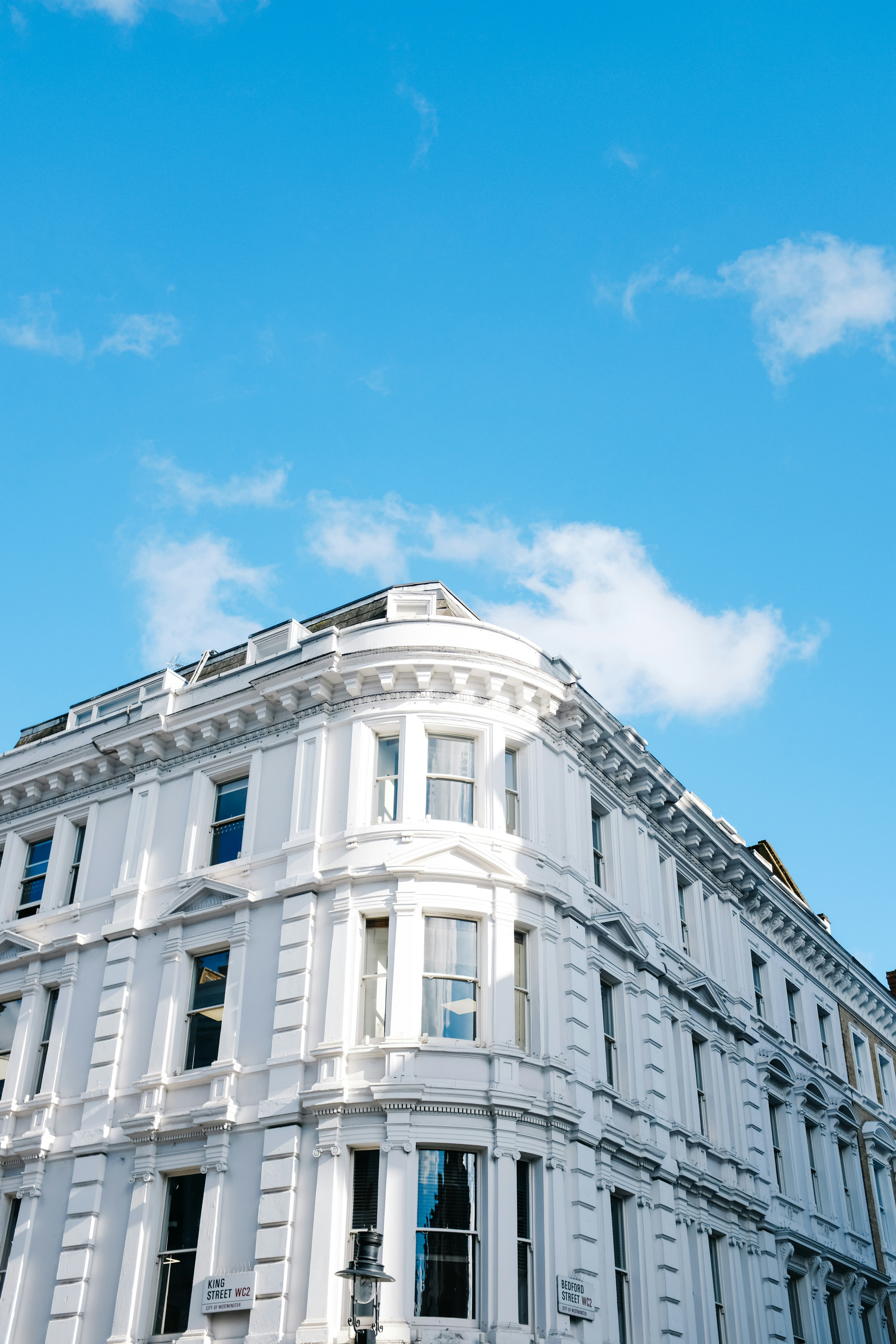 Photo by adrienolichon