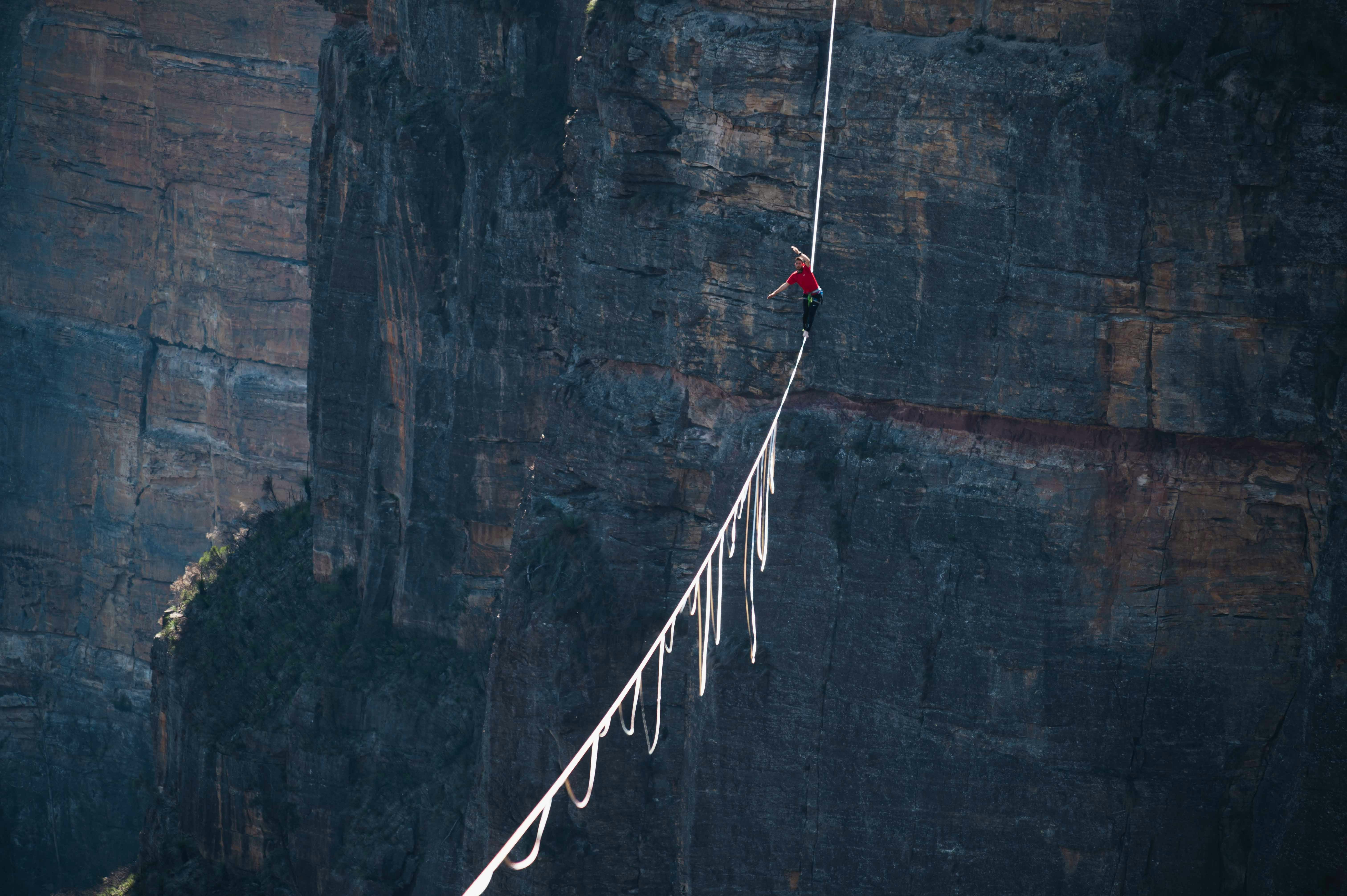 Highliner crossing mountain