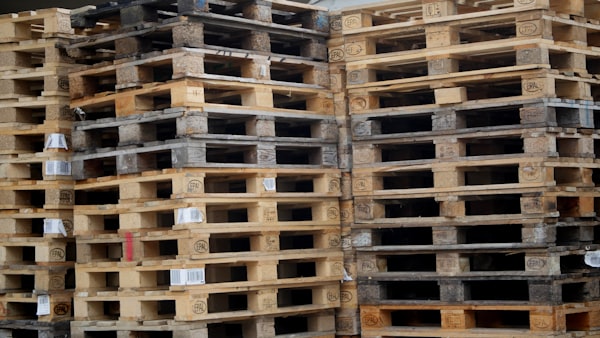 Export pallets and logistics packing