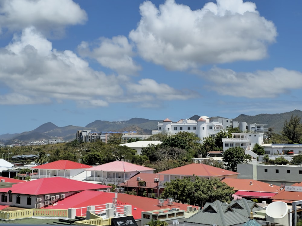 Blick auf eine Stadt mit vielen Häusern