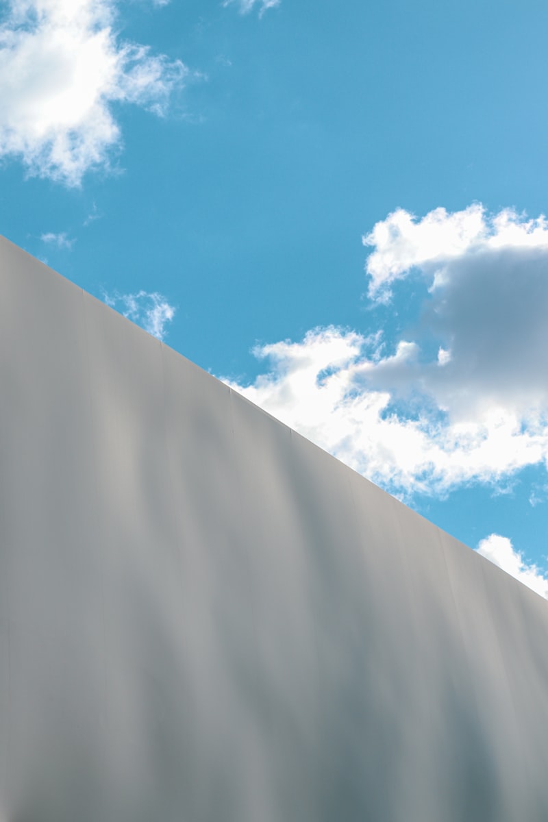 ski halfpipe, halfpipe ramp, freestyle skiing, winter sports arena, Olympic ski venue