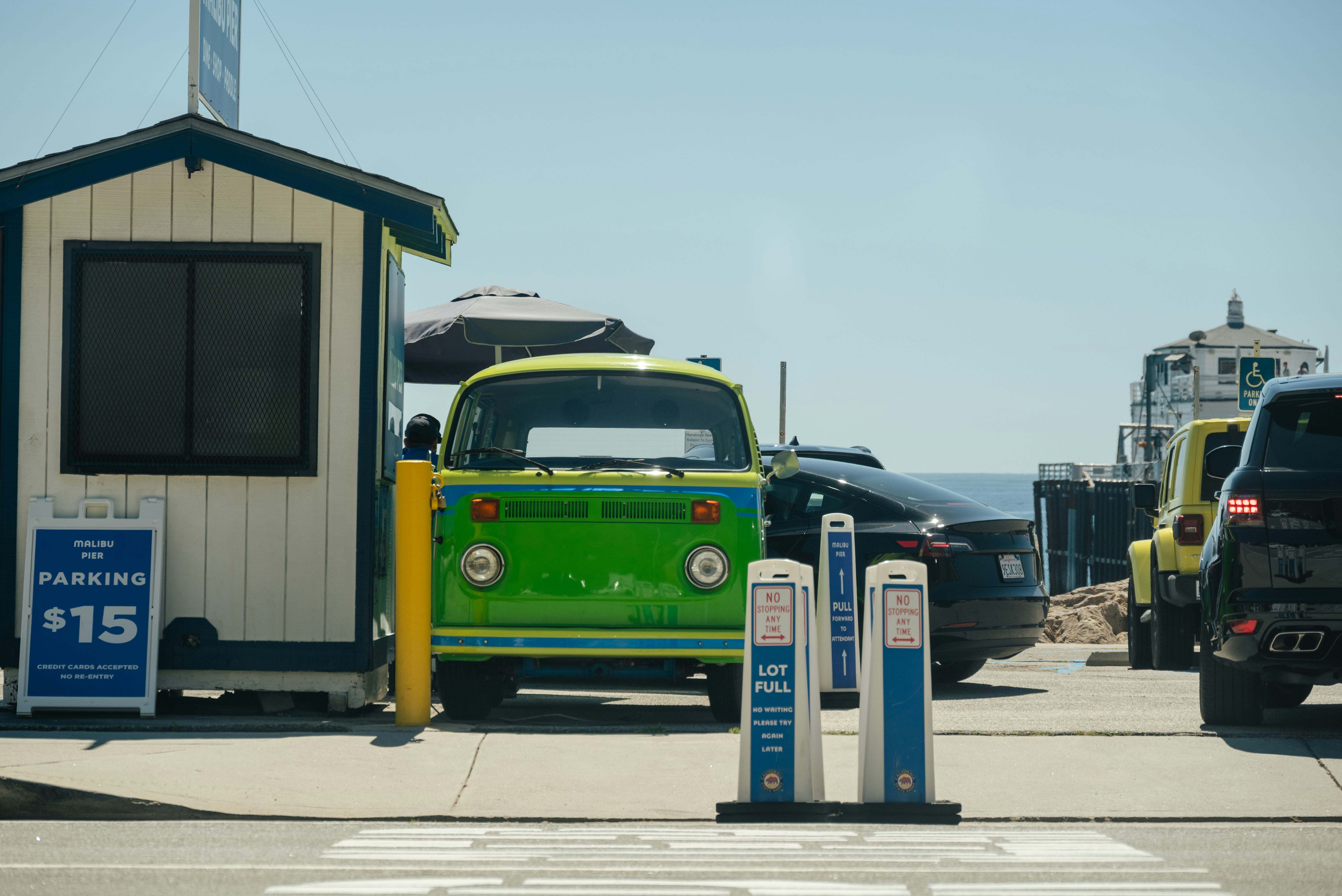 Volkswagen ID.4 vs Gas SUV: Real-World Cost of Ownership in 2025