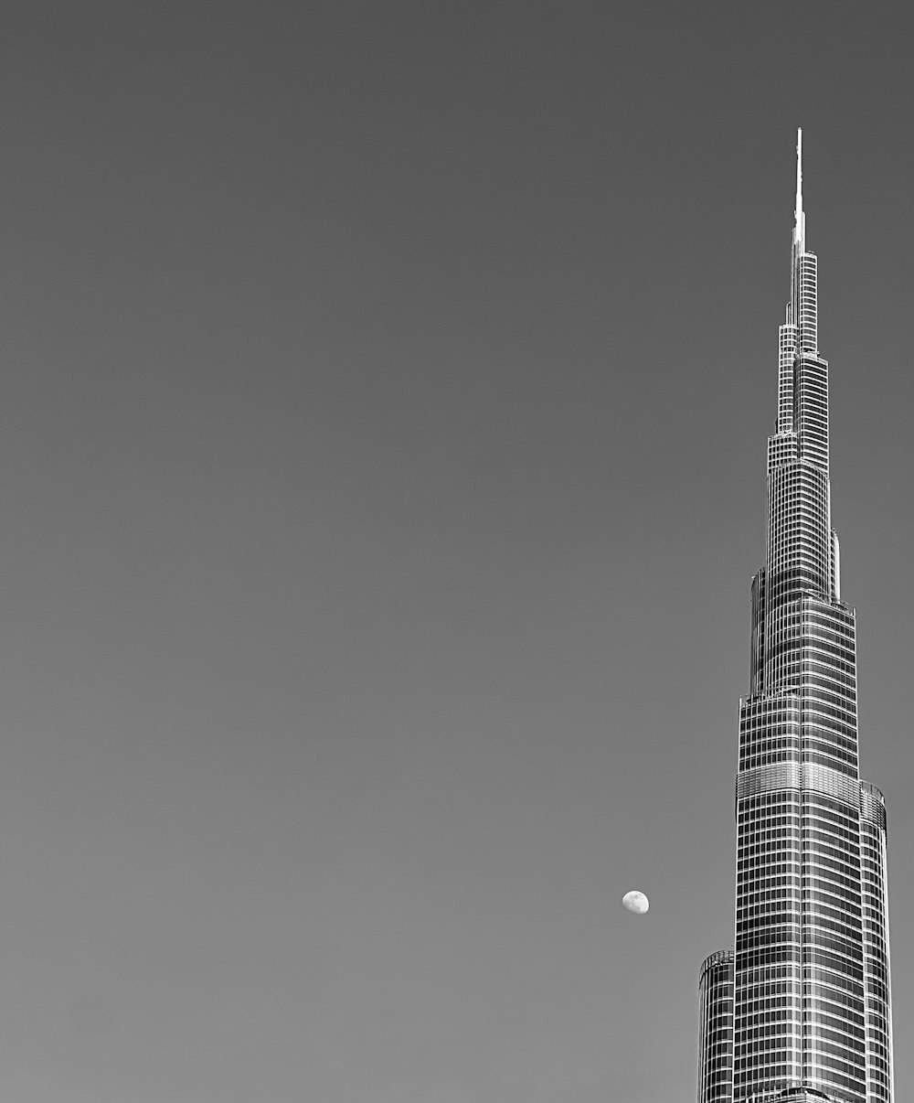 a black and white photo of a tall building