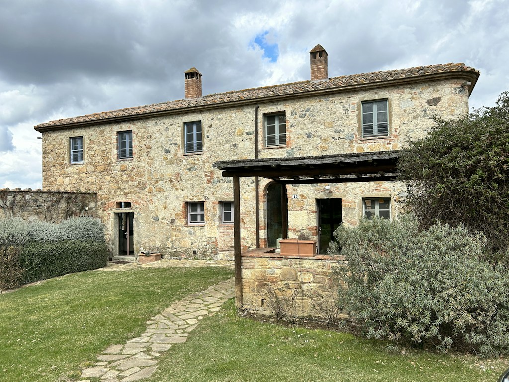 Spacious Garden Residence