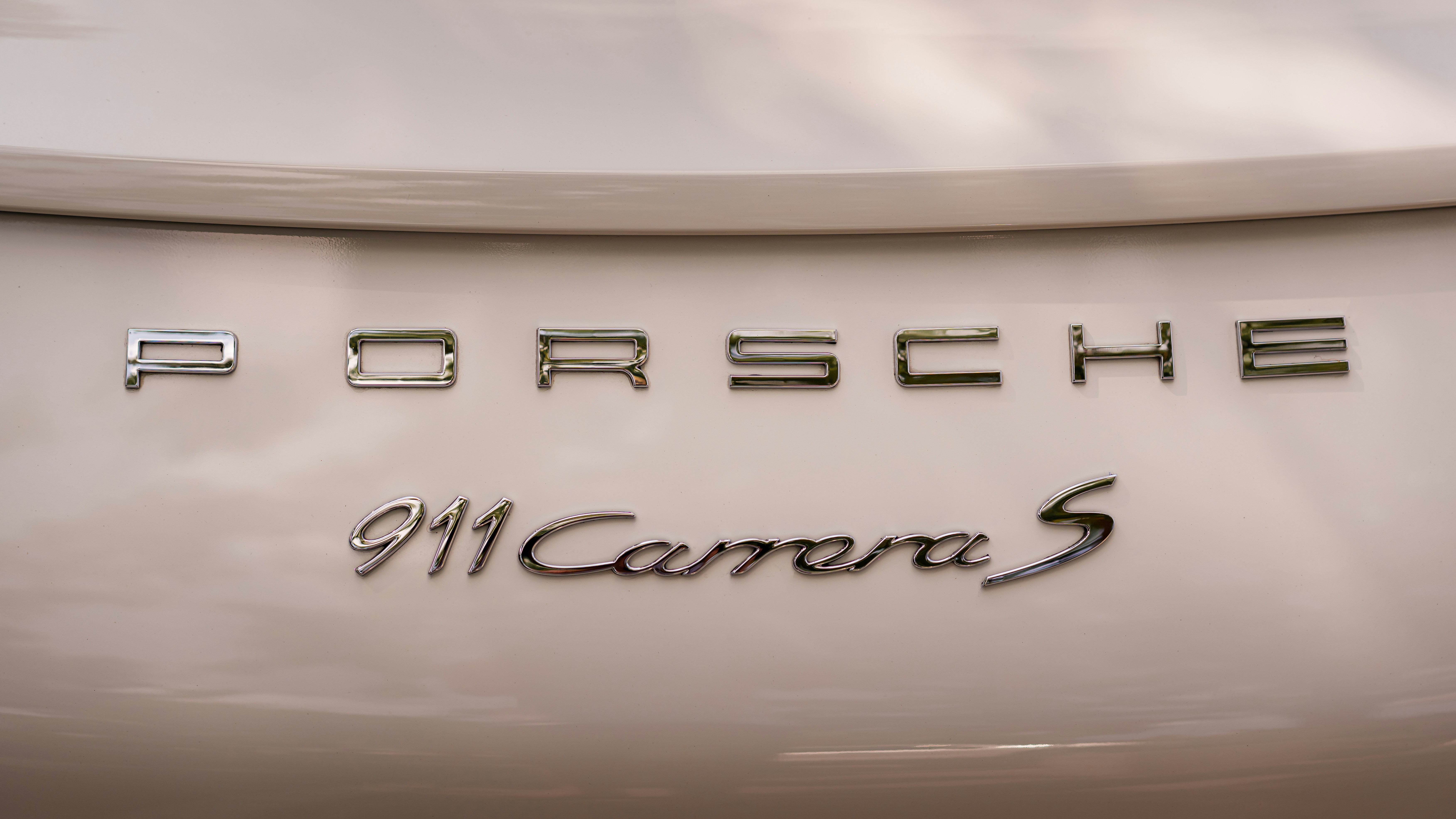 a close up of the name of a car