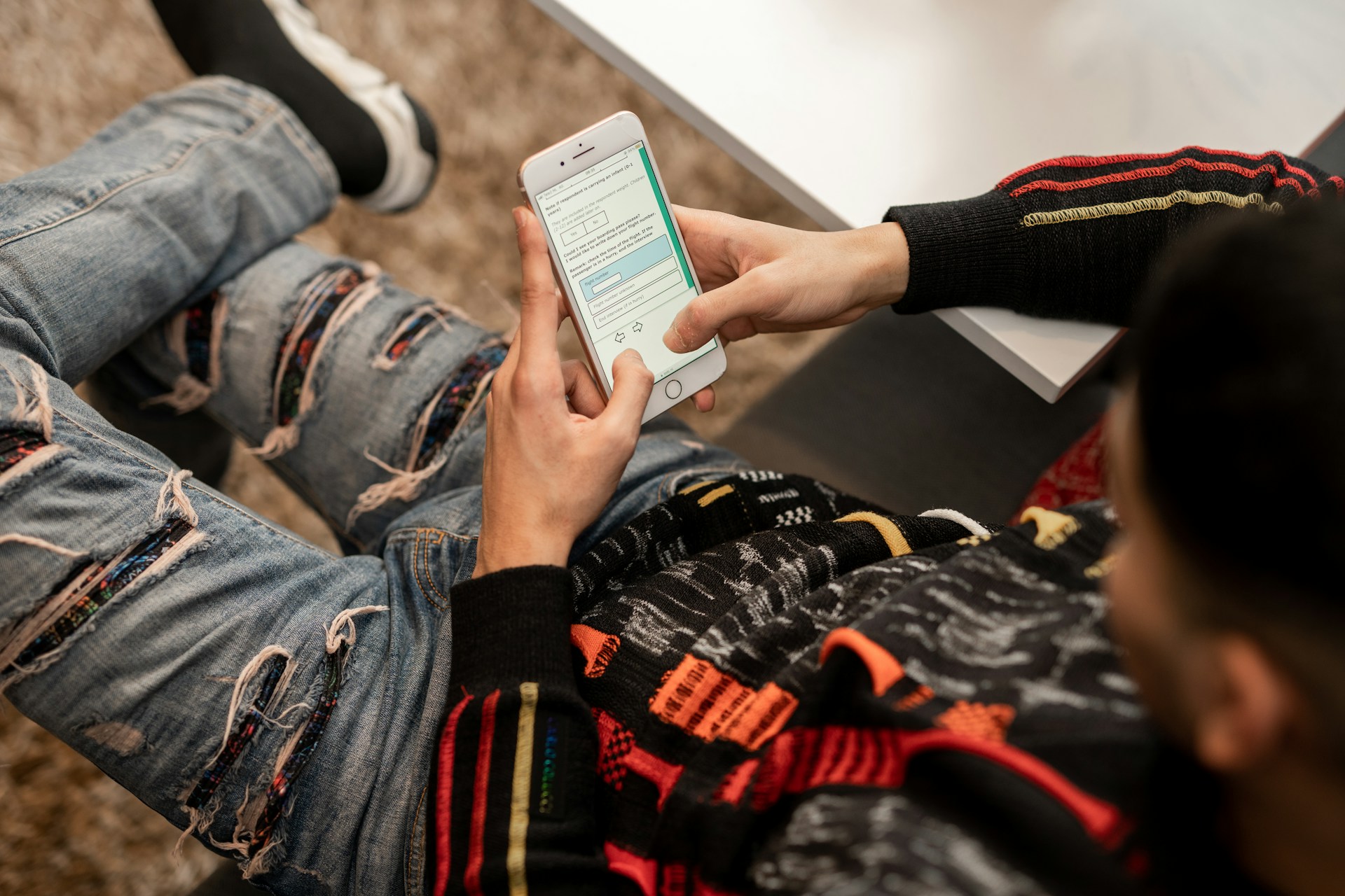 gray computer monitor