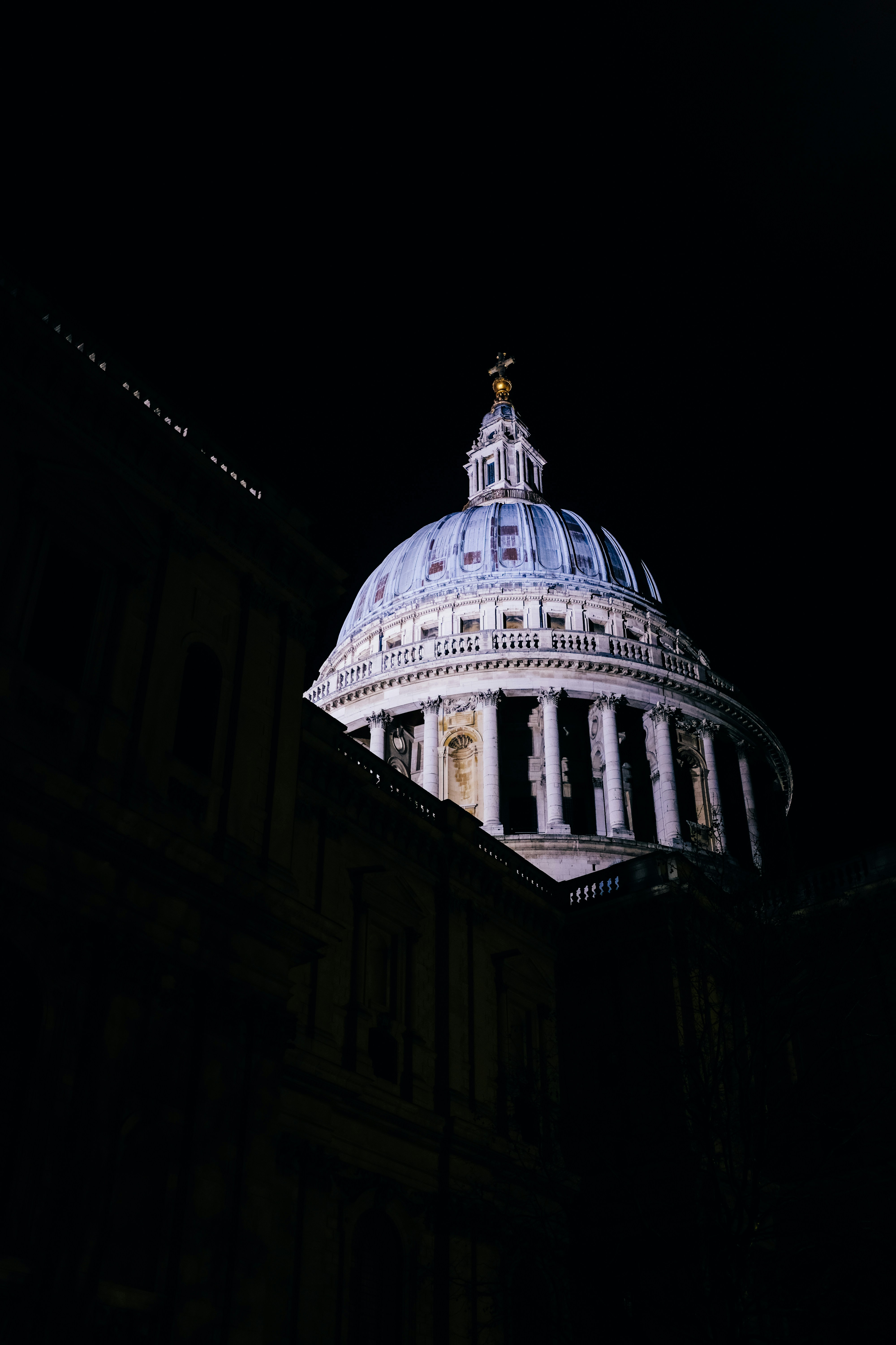 Photo by adrienolichon