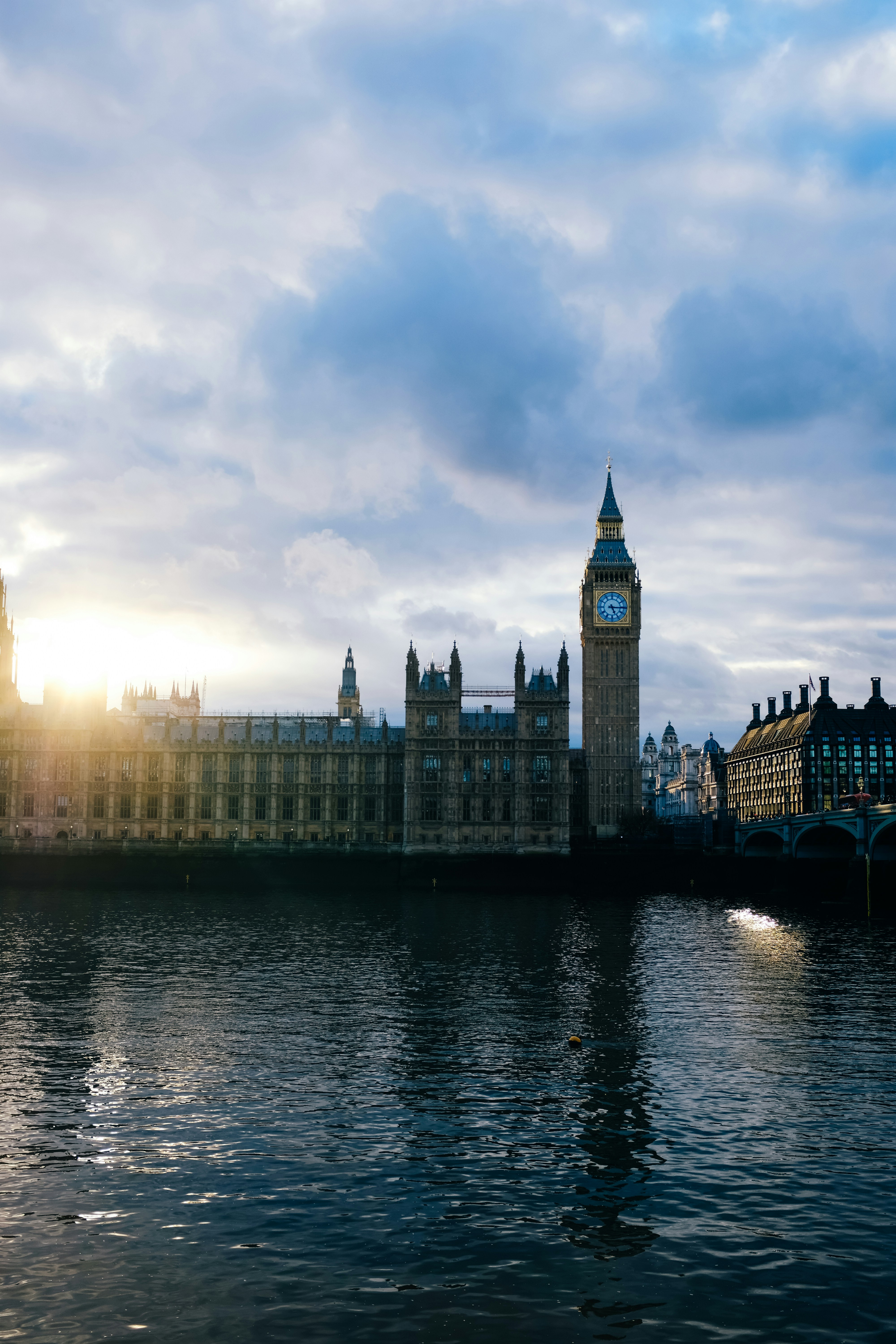 Photo by adrienolichon