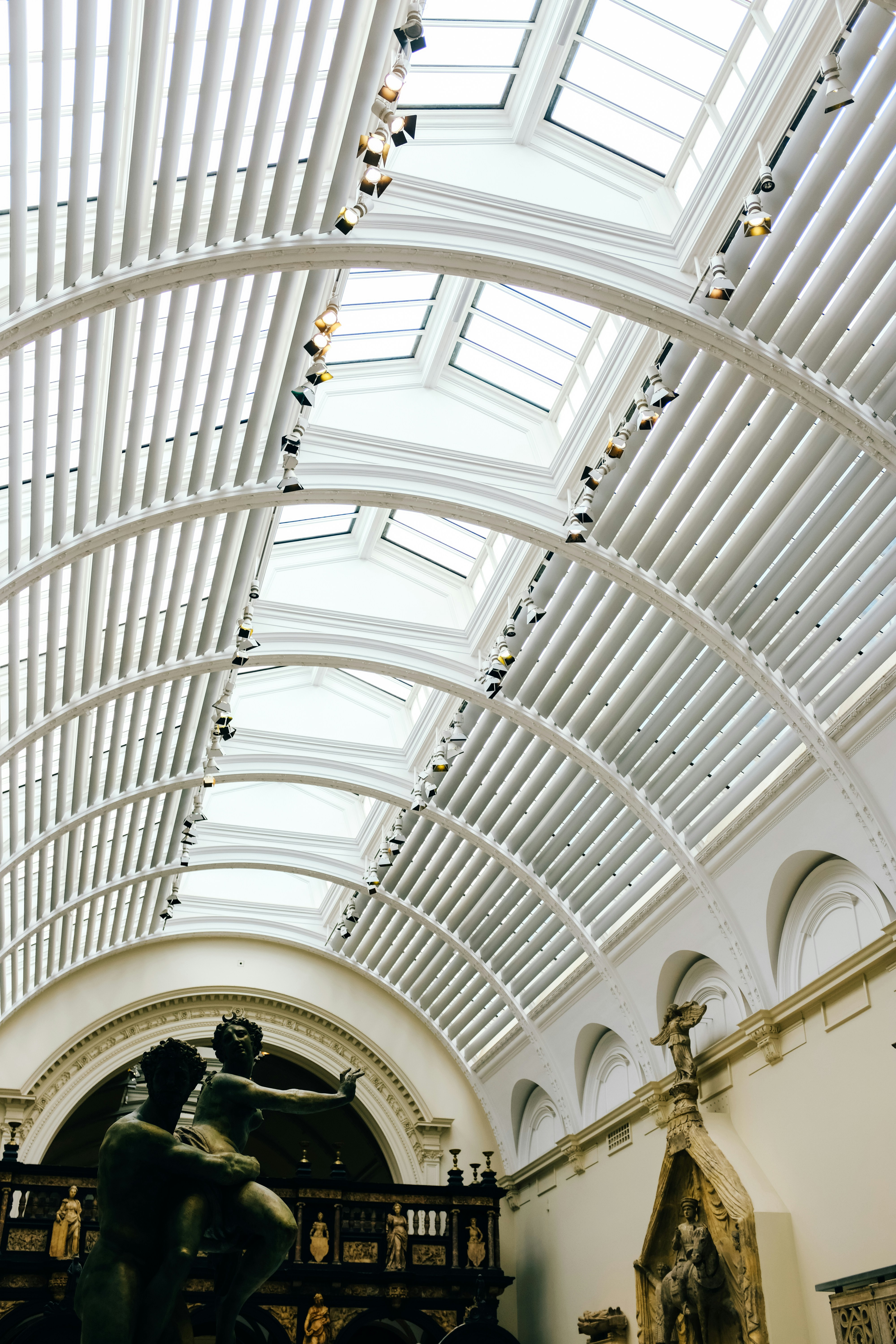 Photo by adrienolichon