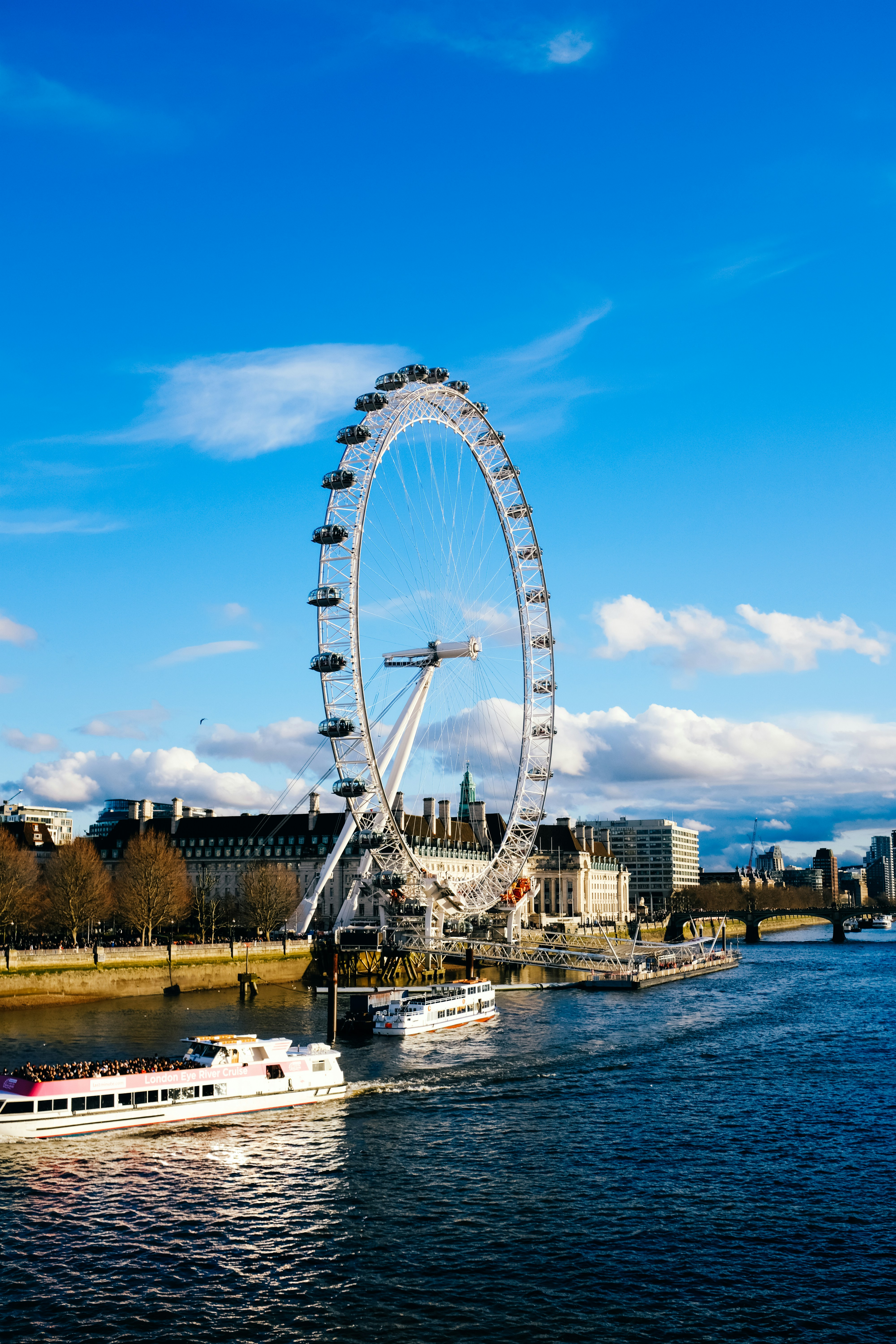 Photo by adrienolichon