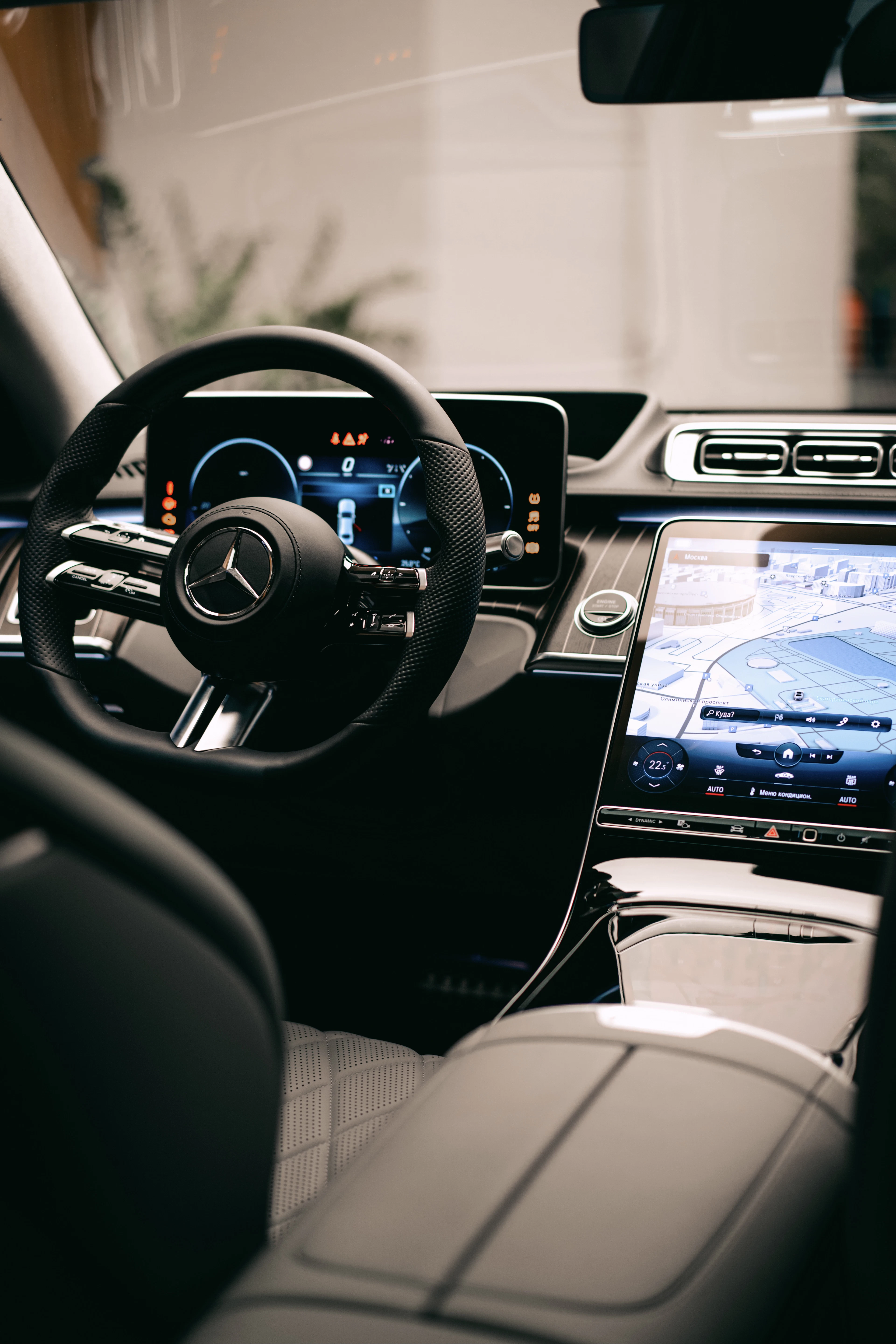 Приборная панель Mercedes представительского класса