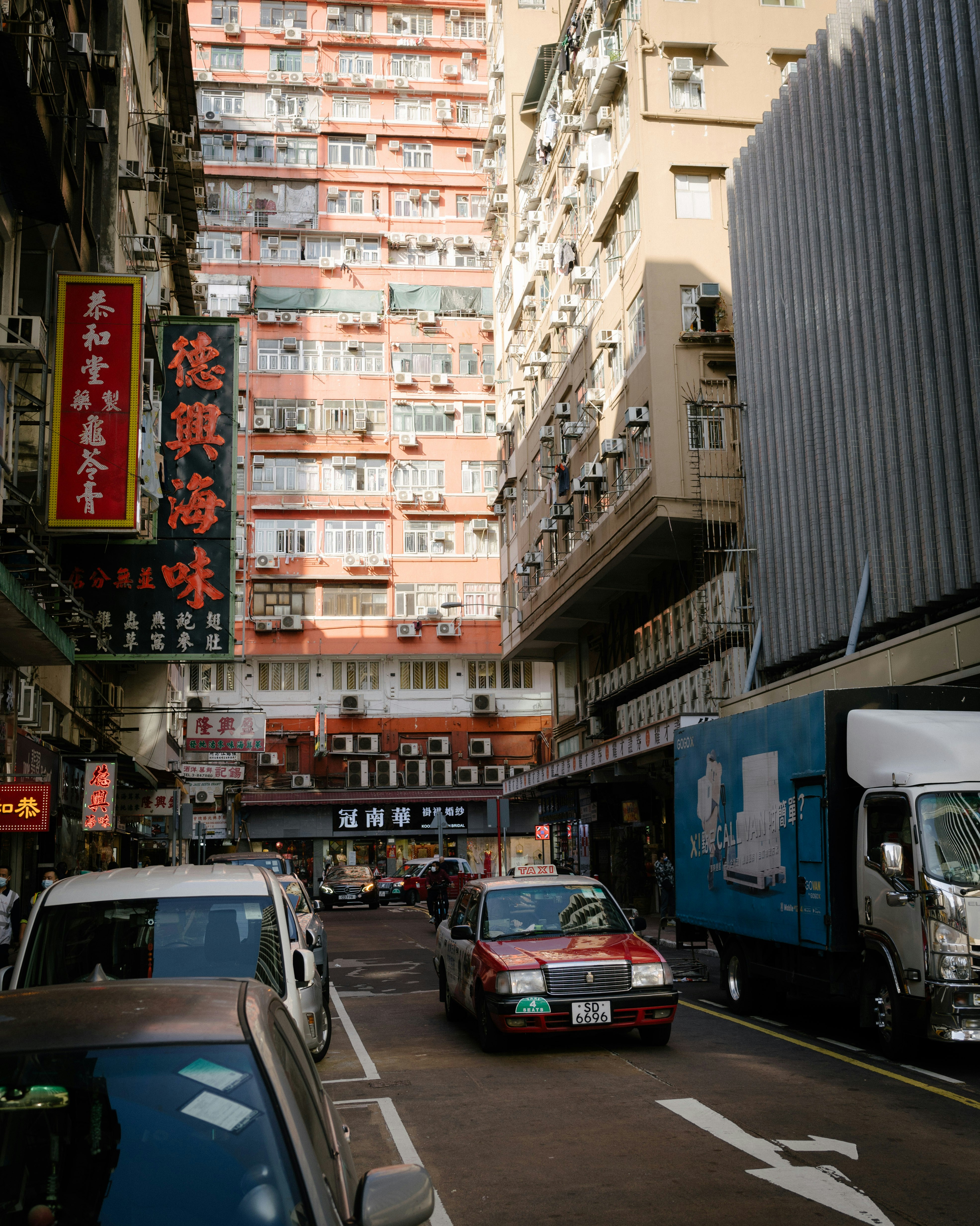 四、香港免税仓储的优势与费用构成