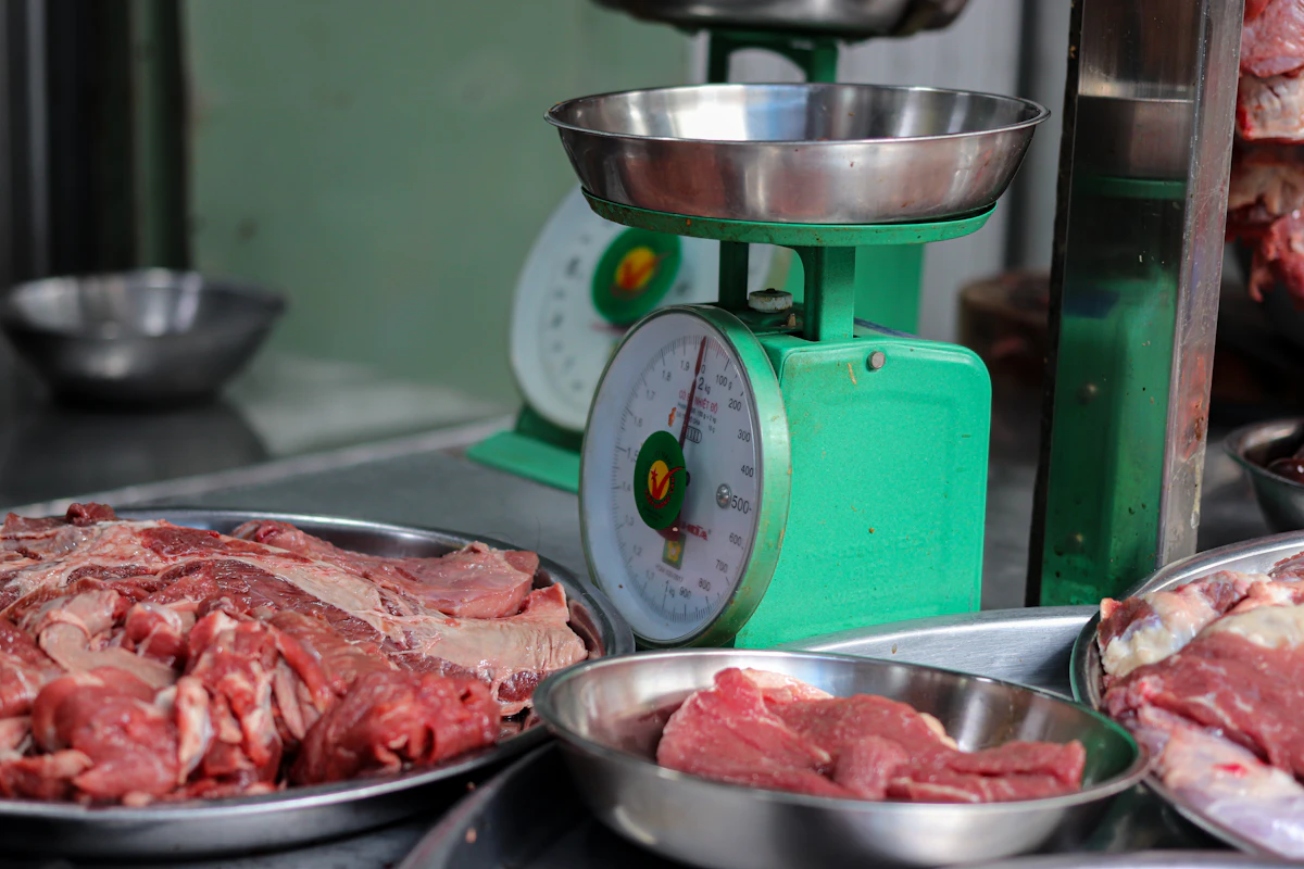 How to Convert Kilograms to Pounds and Back