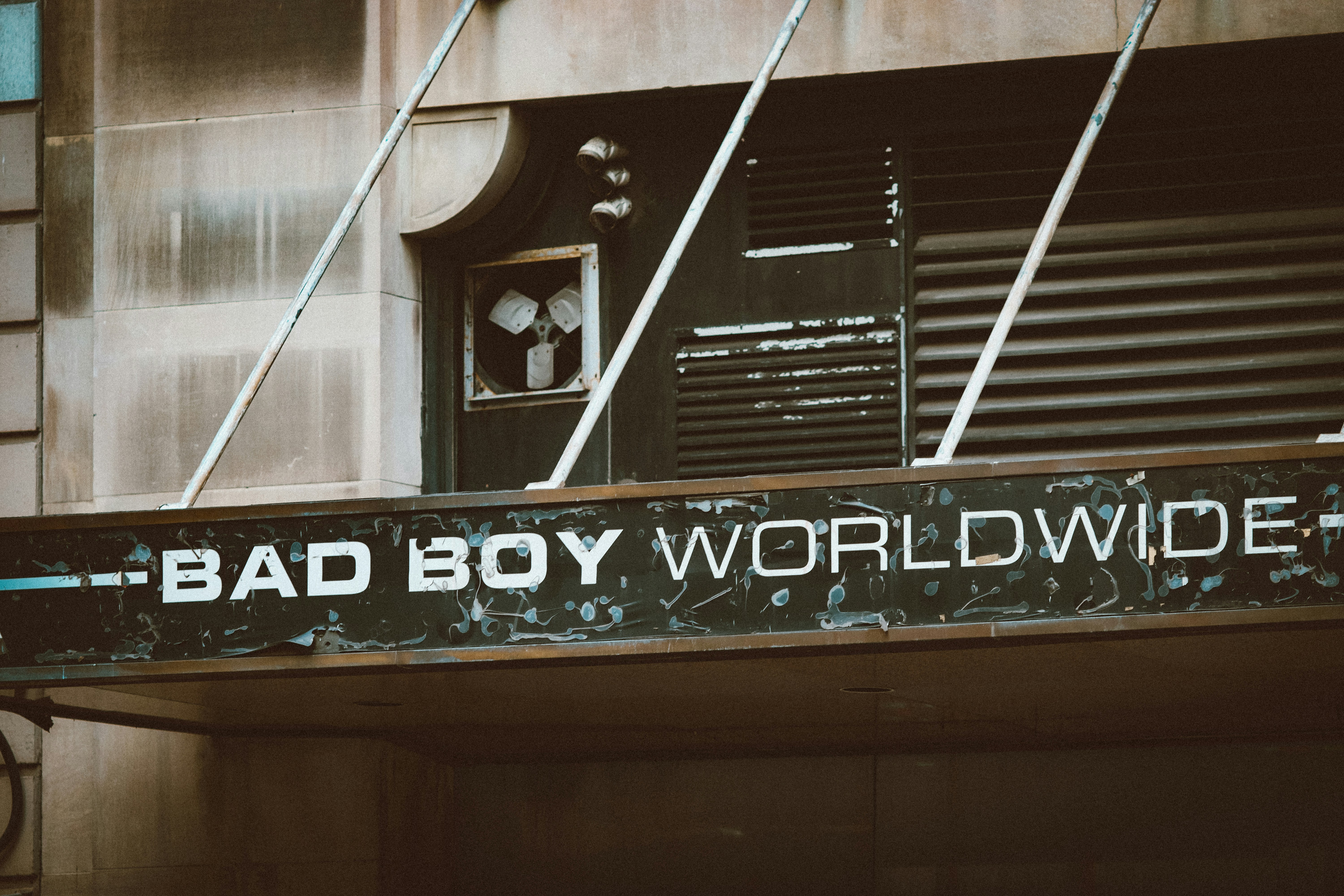 a sign that reads bad boy world wide