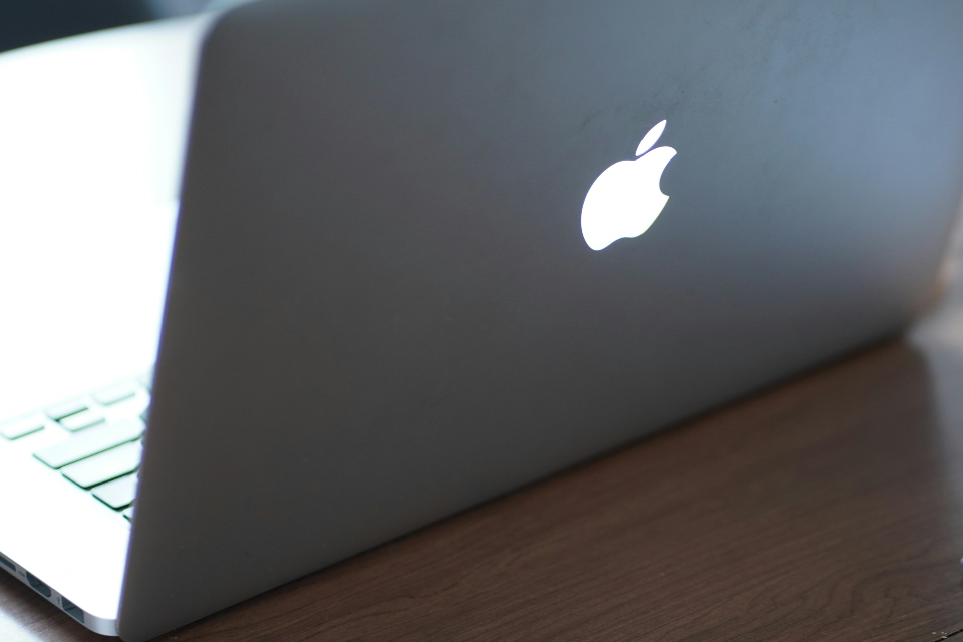 gray computer monitor