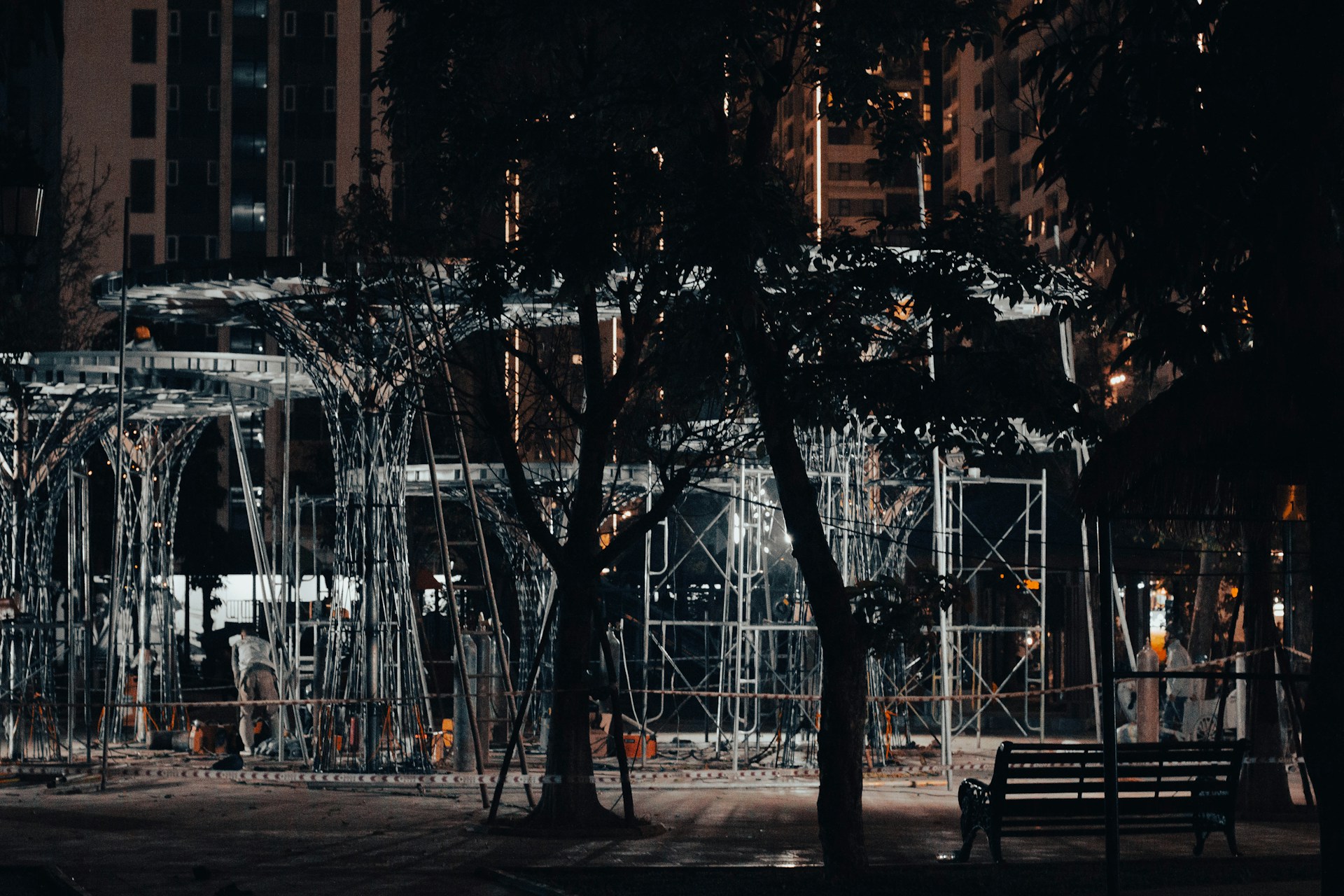 black and white bed linen