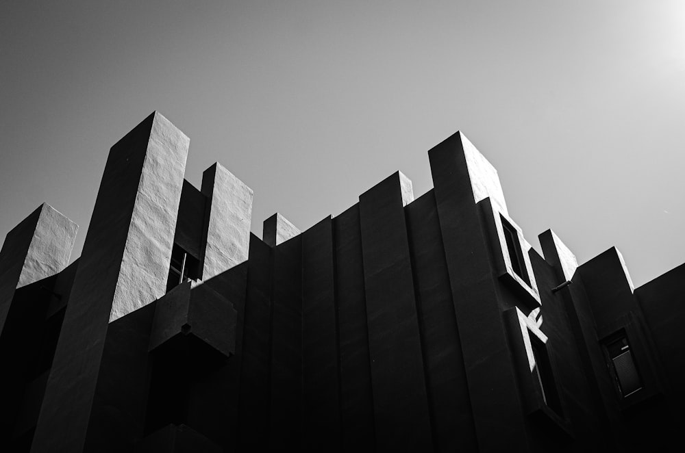 a black and white photo of a building