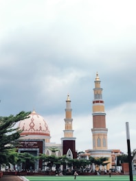 A serene view of Masjid Gadog Raya surrounded by nature.