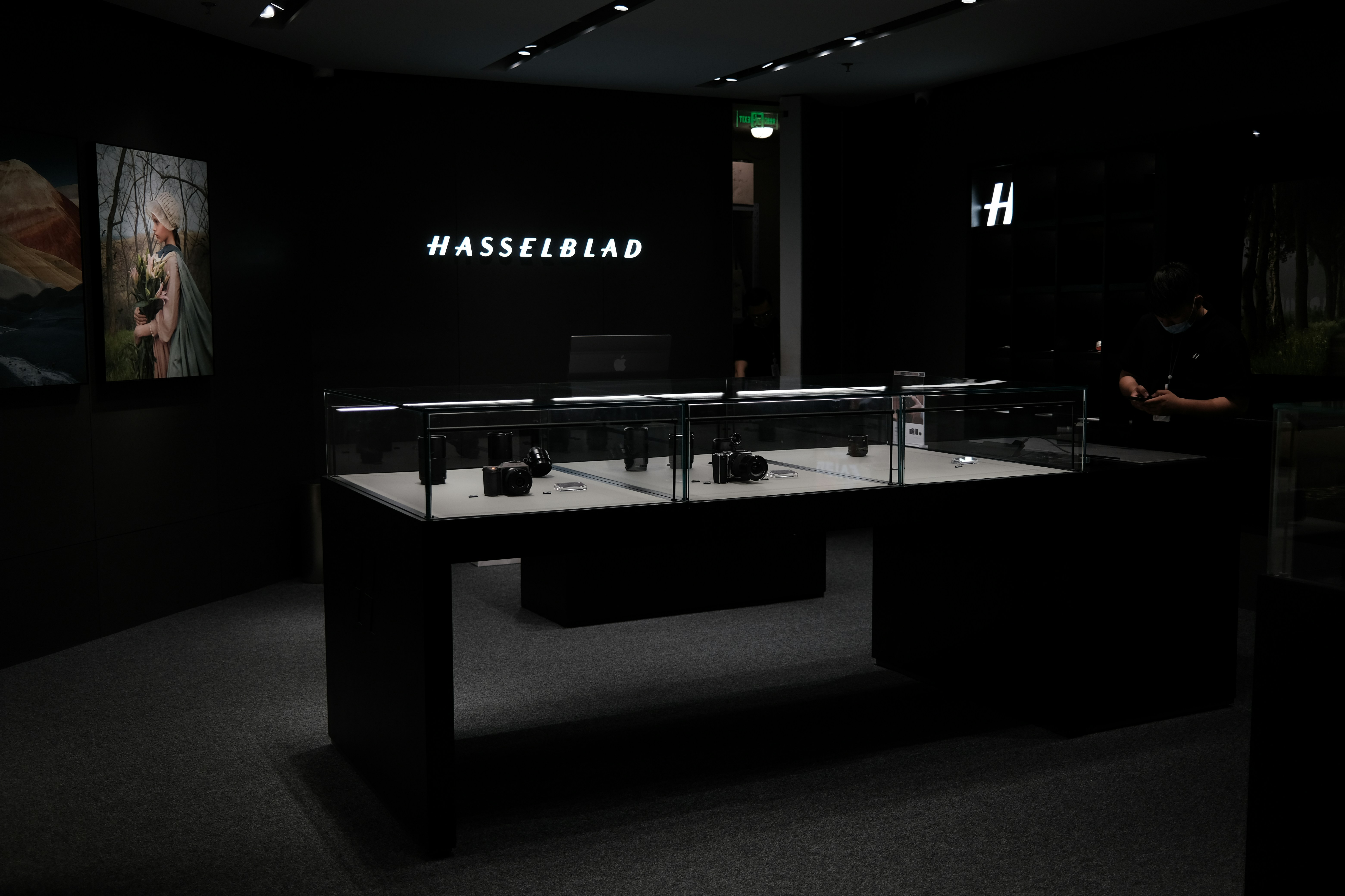 Black room with glass table