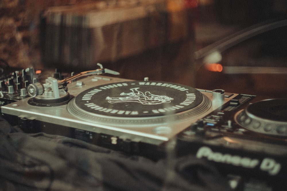 a turntable that is sitting on a table