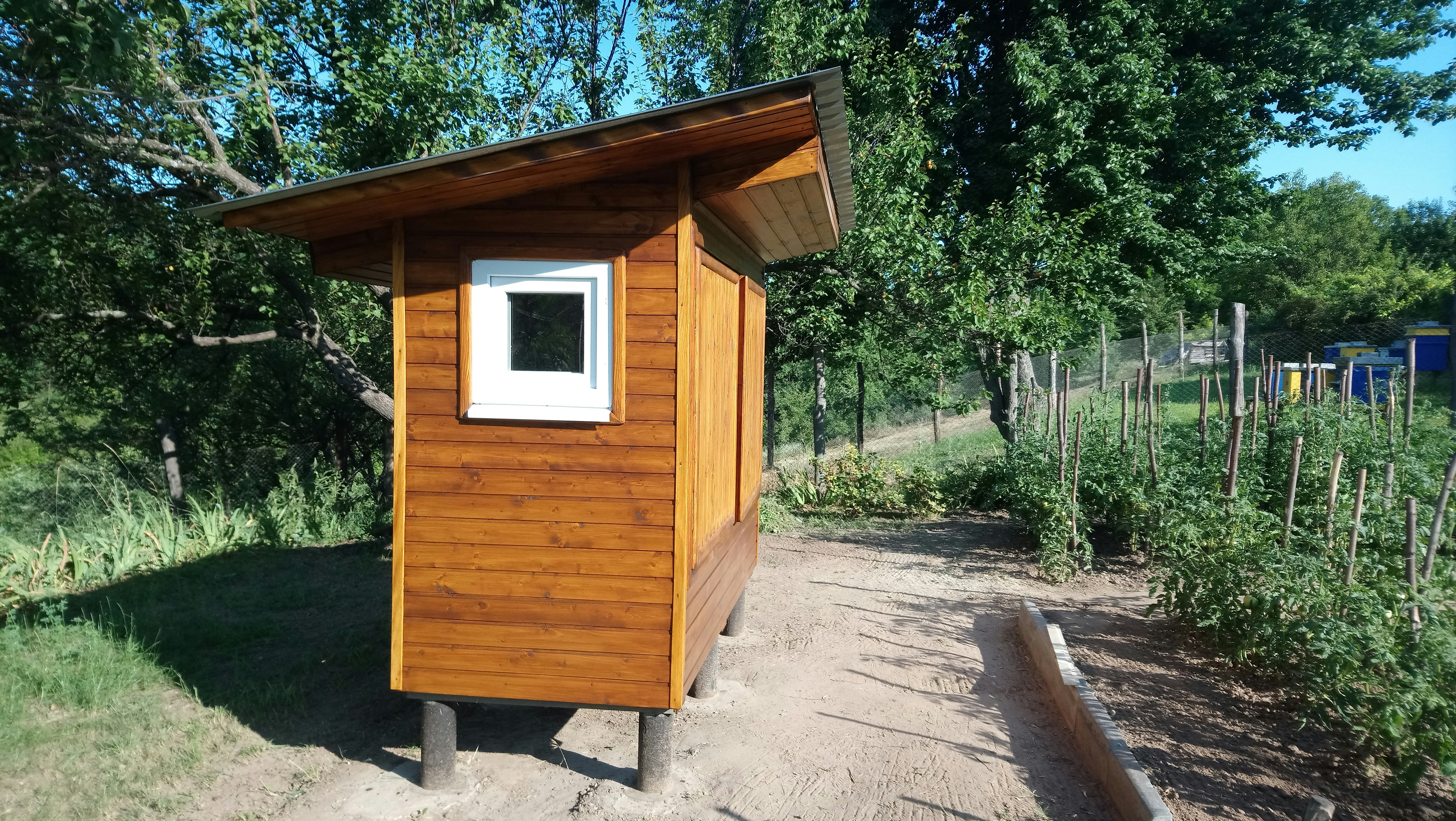 Solidny domek narzędziowy