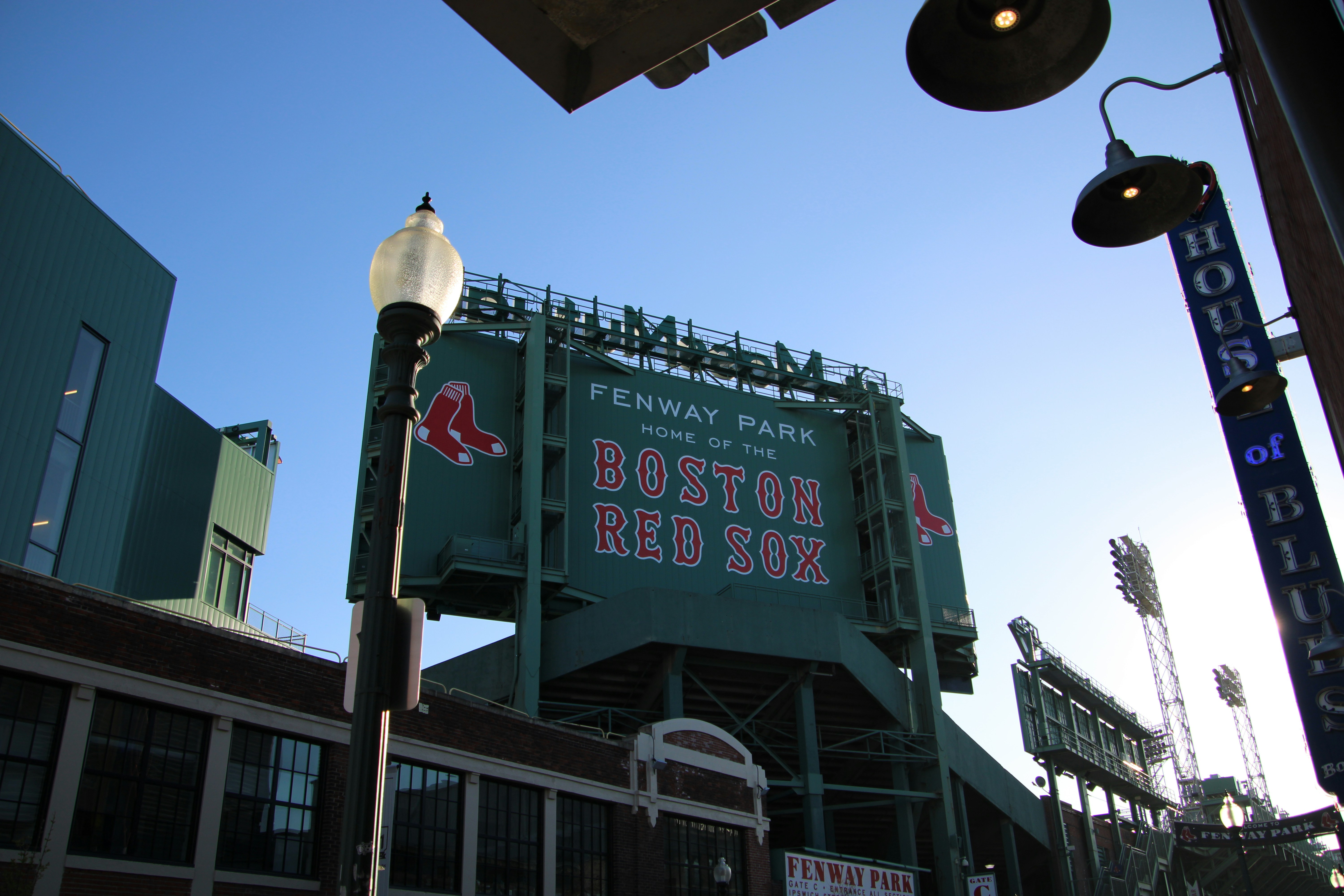 The Riveting Rivalry: Red Sox vs Rays Showdown