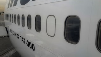 External side view of the Boeing 747 simulator showing its size.