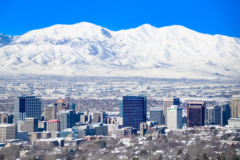 Best Solo Traveler Spots in Salt Lake City: Where to Eat, Drink, and Connect