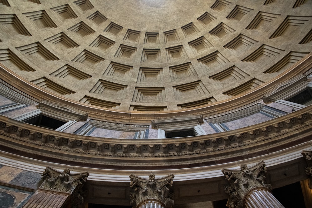 a view of the ceiling of a large building