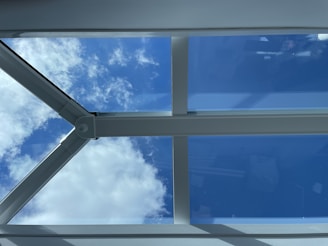 Screenshot of Marble Sky’s cloud dashboard with blue-themed interface and live video feature.