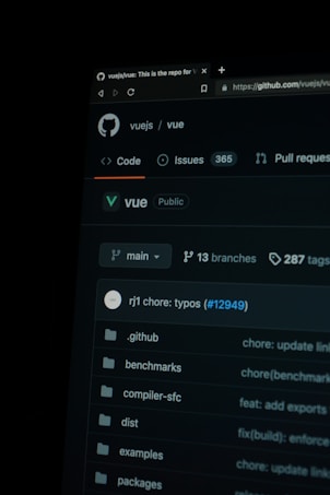 A screenshot of a GitHub repository page featuring the vue/vue project. The page shows various tabs such as Code, Issues, and Pull Requests. It highlights the number 365 under Issues. There is a list of folders including .github, benchmarks, compiler-sfc, dist, examples, and packages visible in the directory.