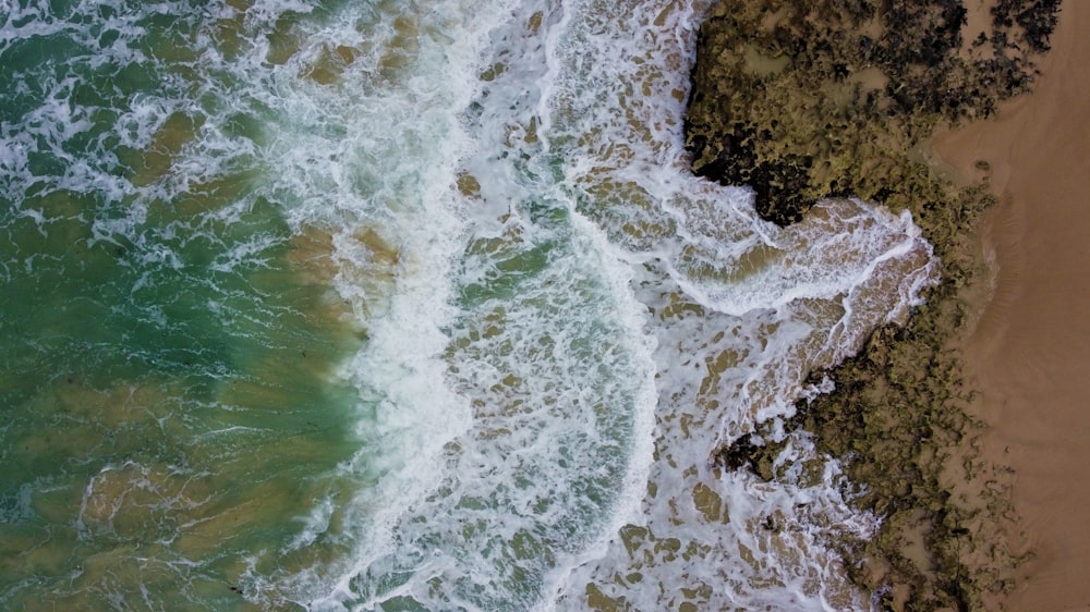 a bird's eye view of the ocean waves