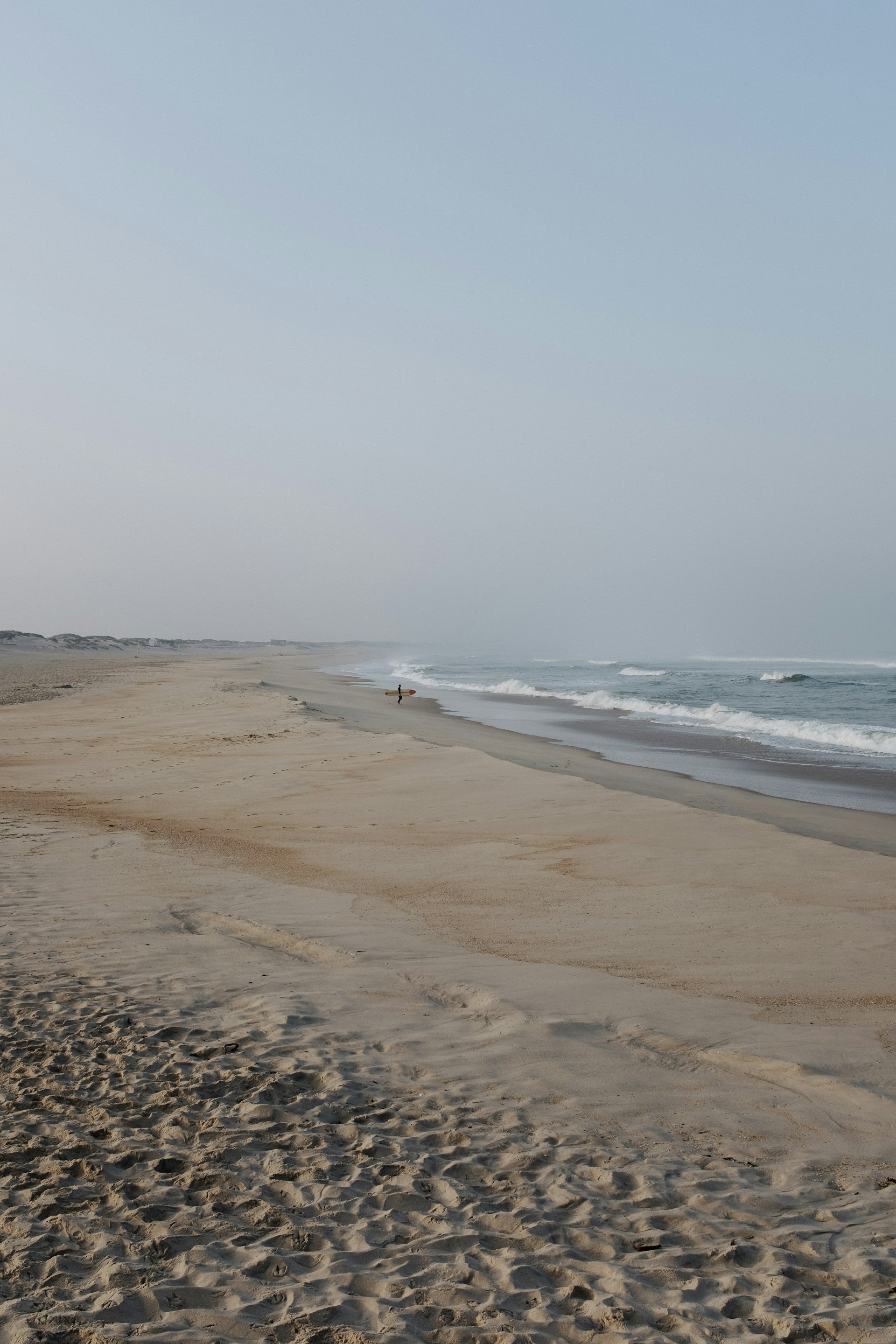 gray computer monitor