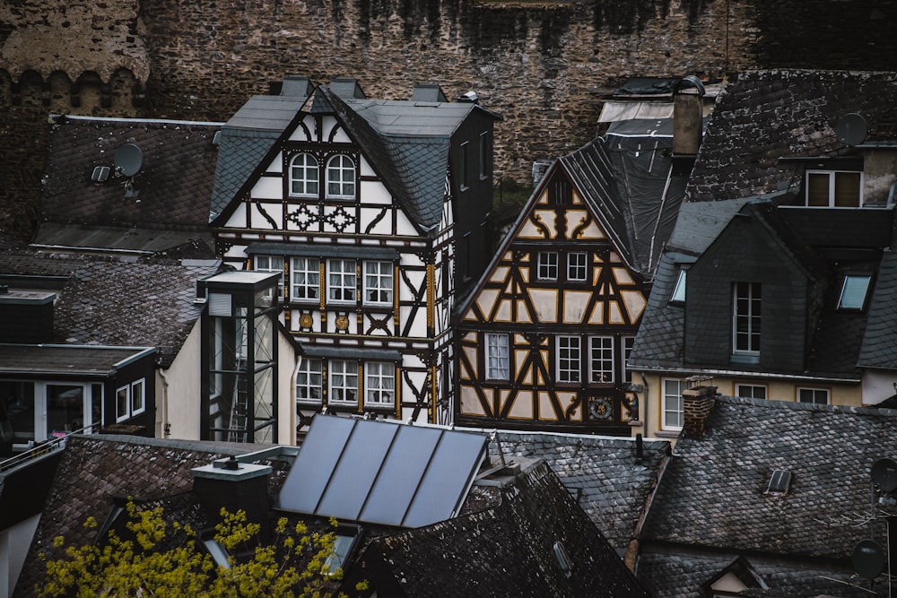 a group of buildings that are next to each other